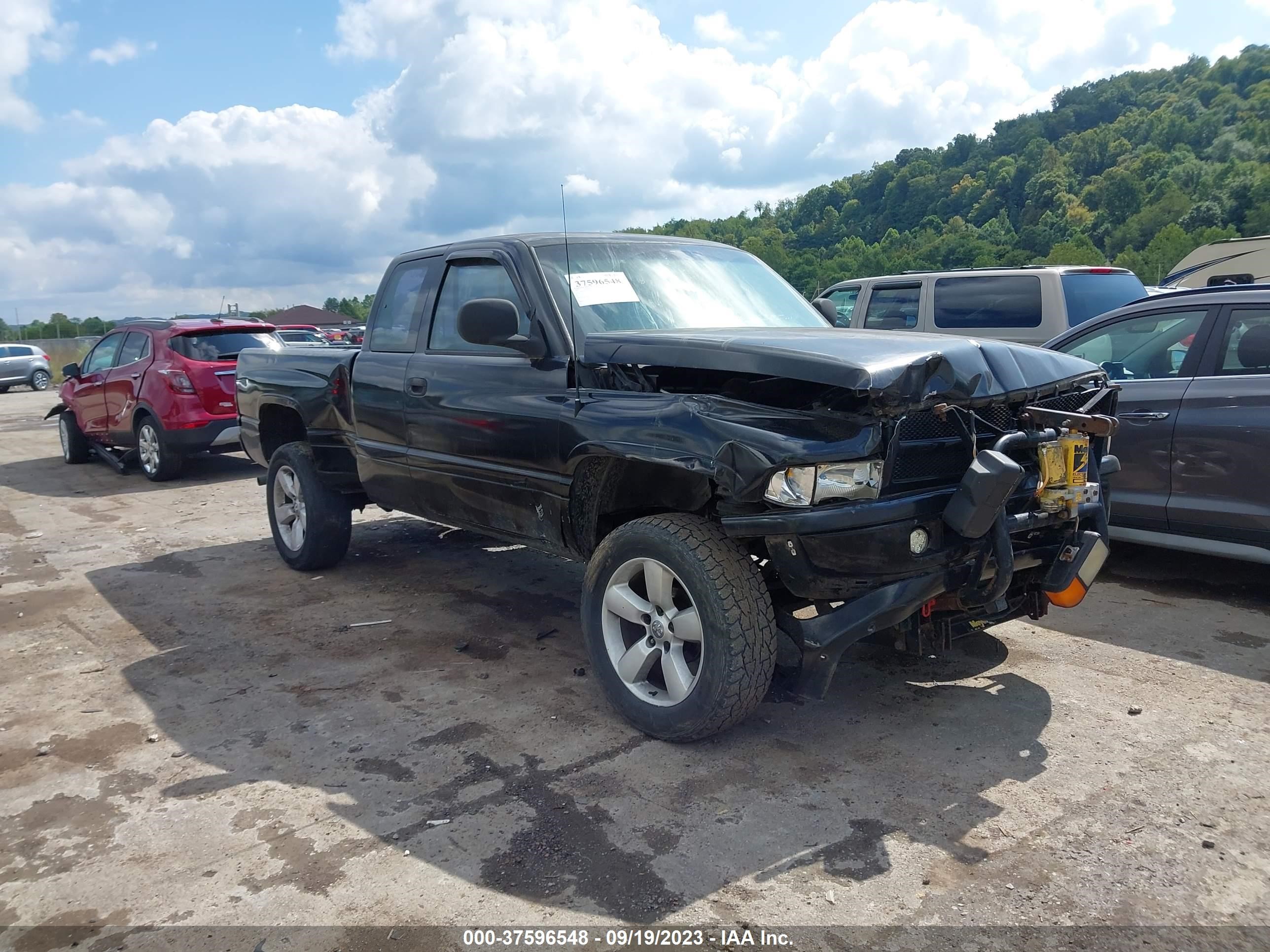 DODGE RAM 1996 3b7hf13z3tg175263