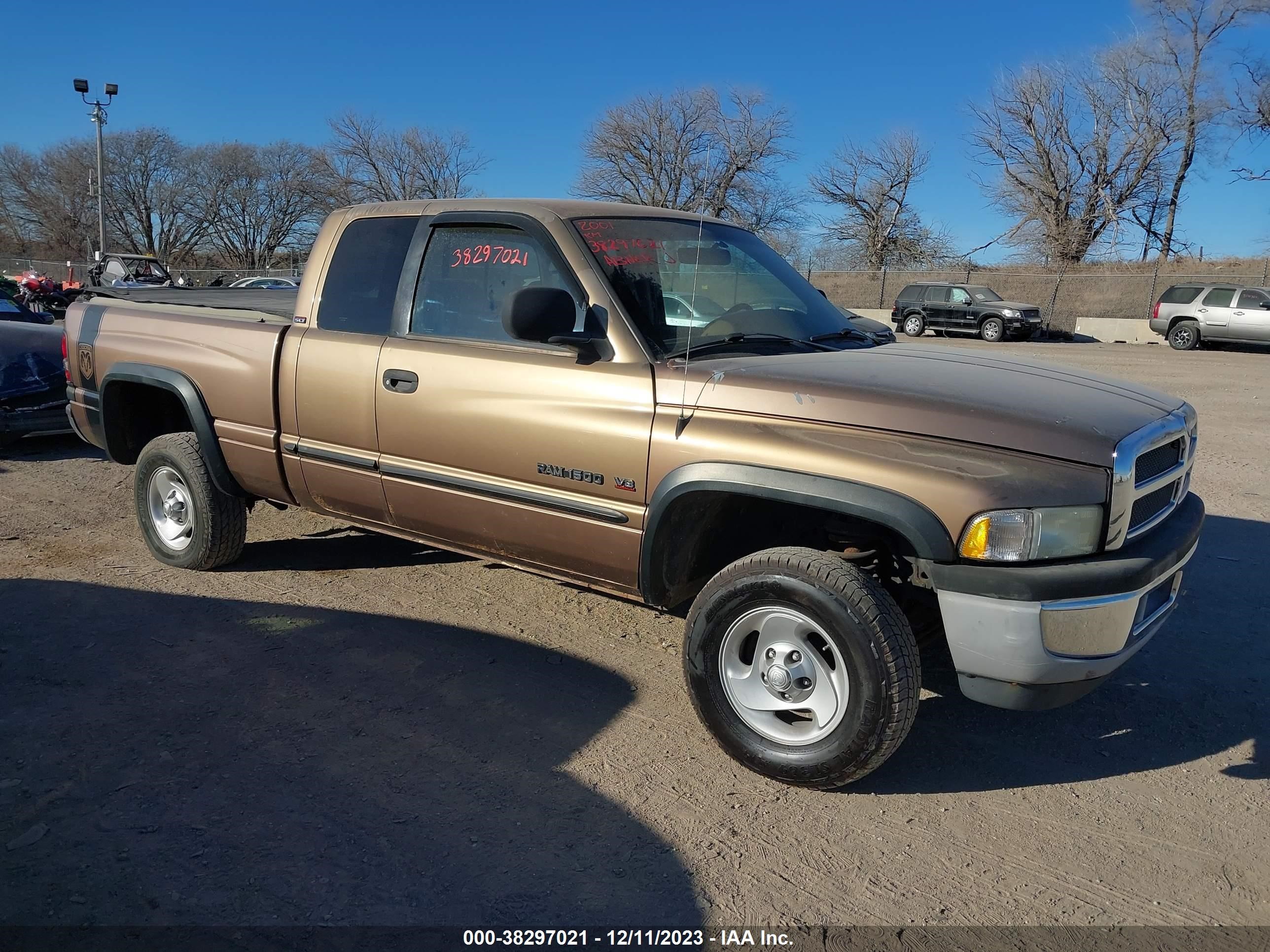 DODGE RAM 2001 3b7hf13z71m270858