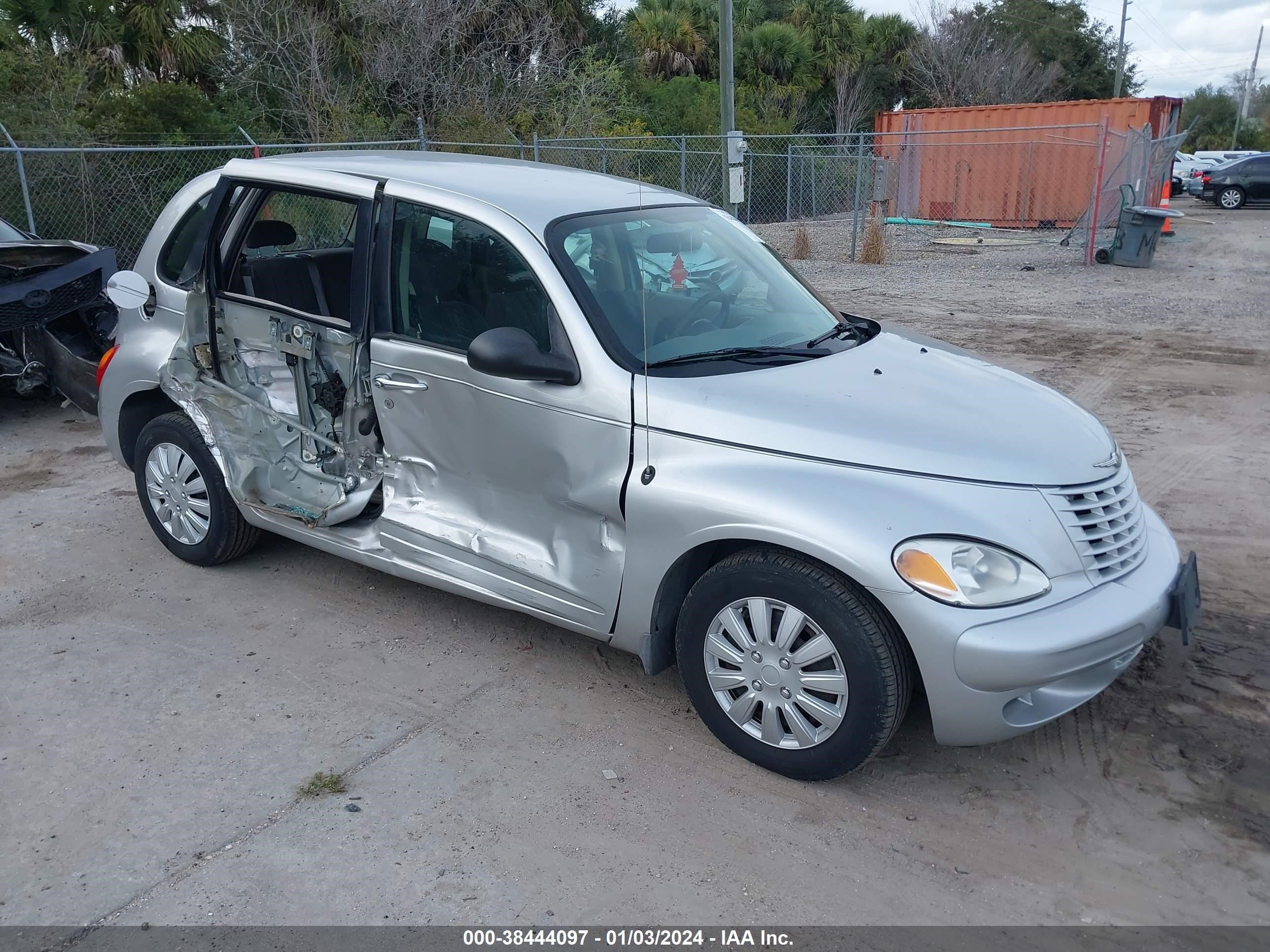 CHRYSLER PT CRUISER 2005 3c4fy48b05t521343