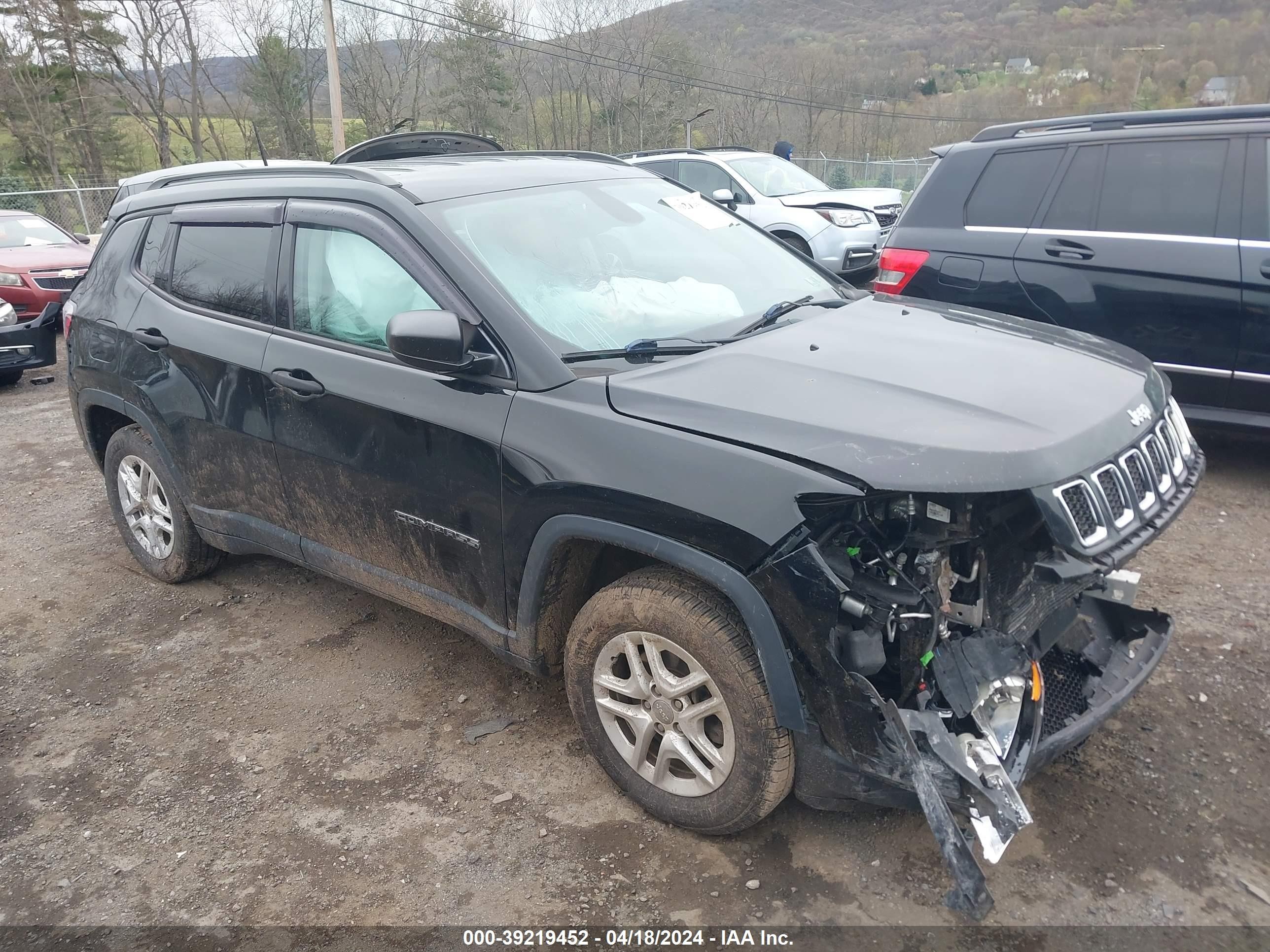 JEEP COMPASS 2018 3c4njcab7jt211155