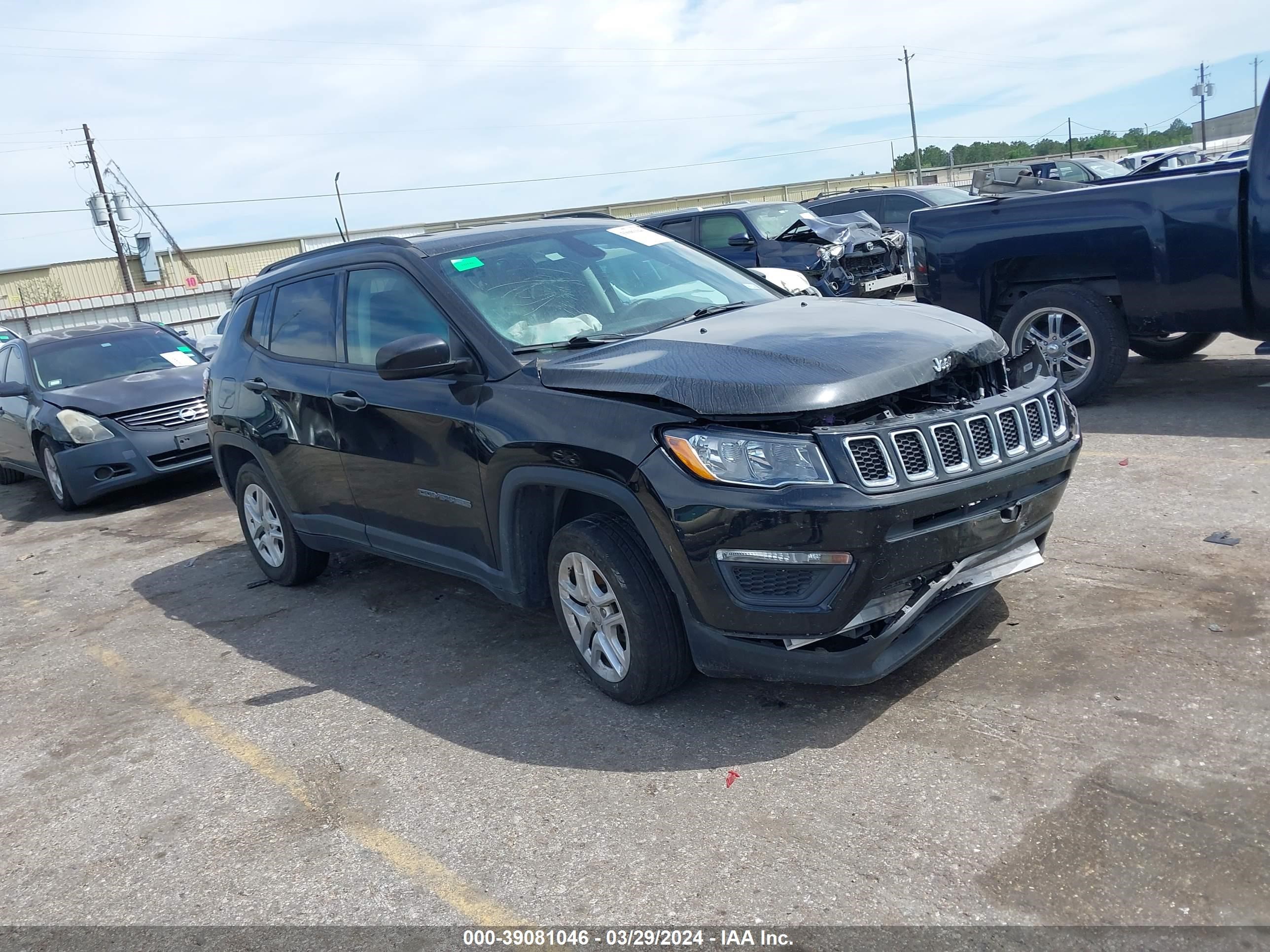 JEEP COMPASS 2018 3c4njcabxjt335260