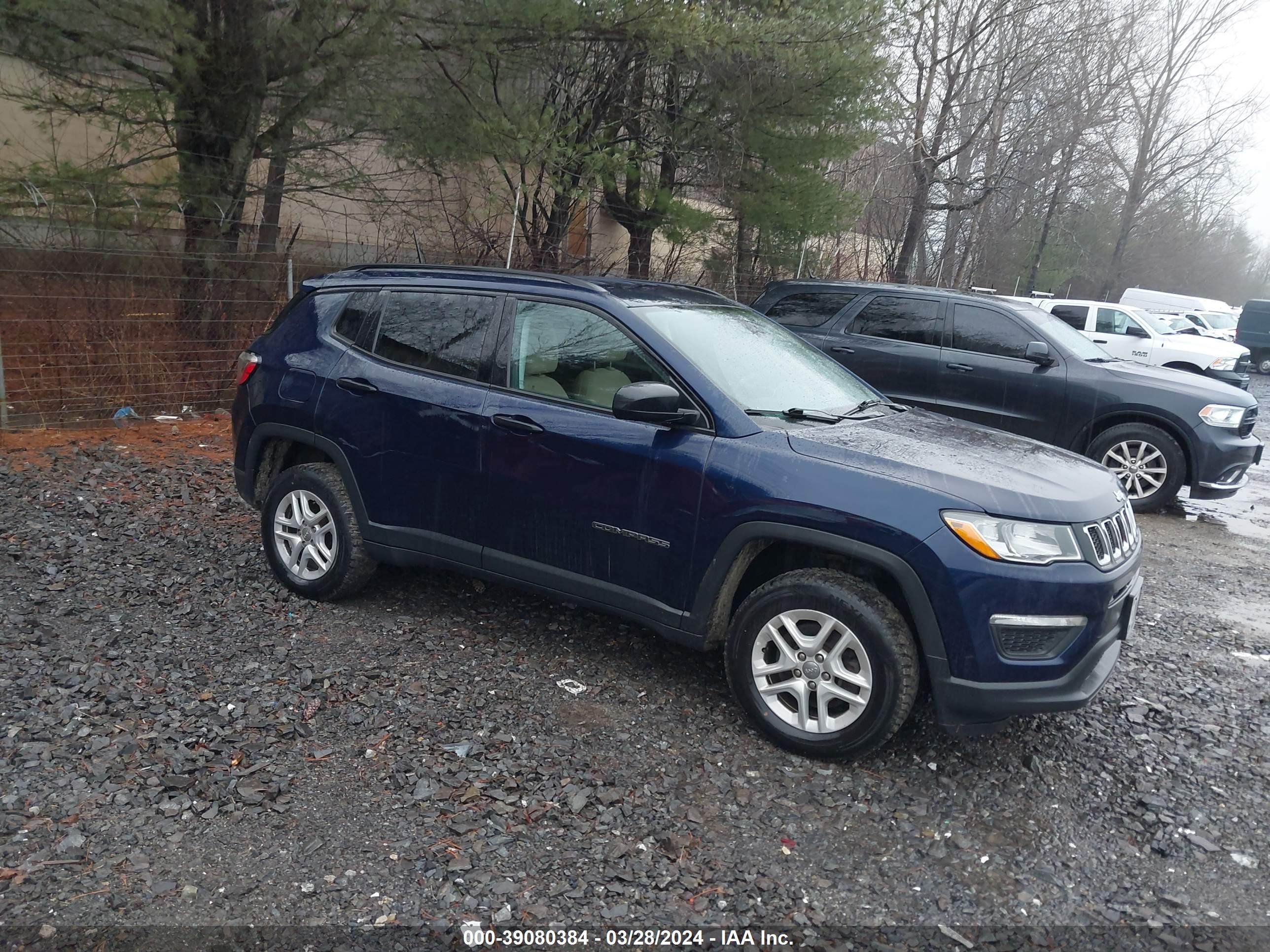 JEEP COMPASS 2018 3c4njdab8jt342231