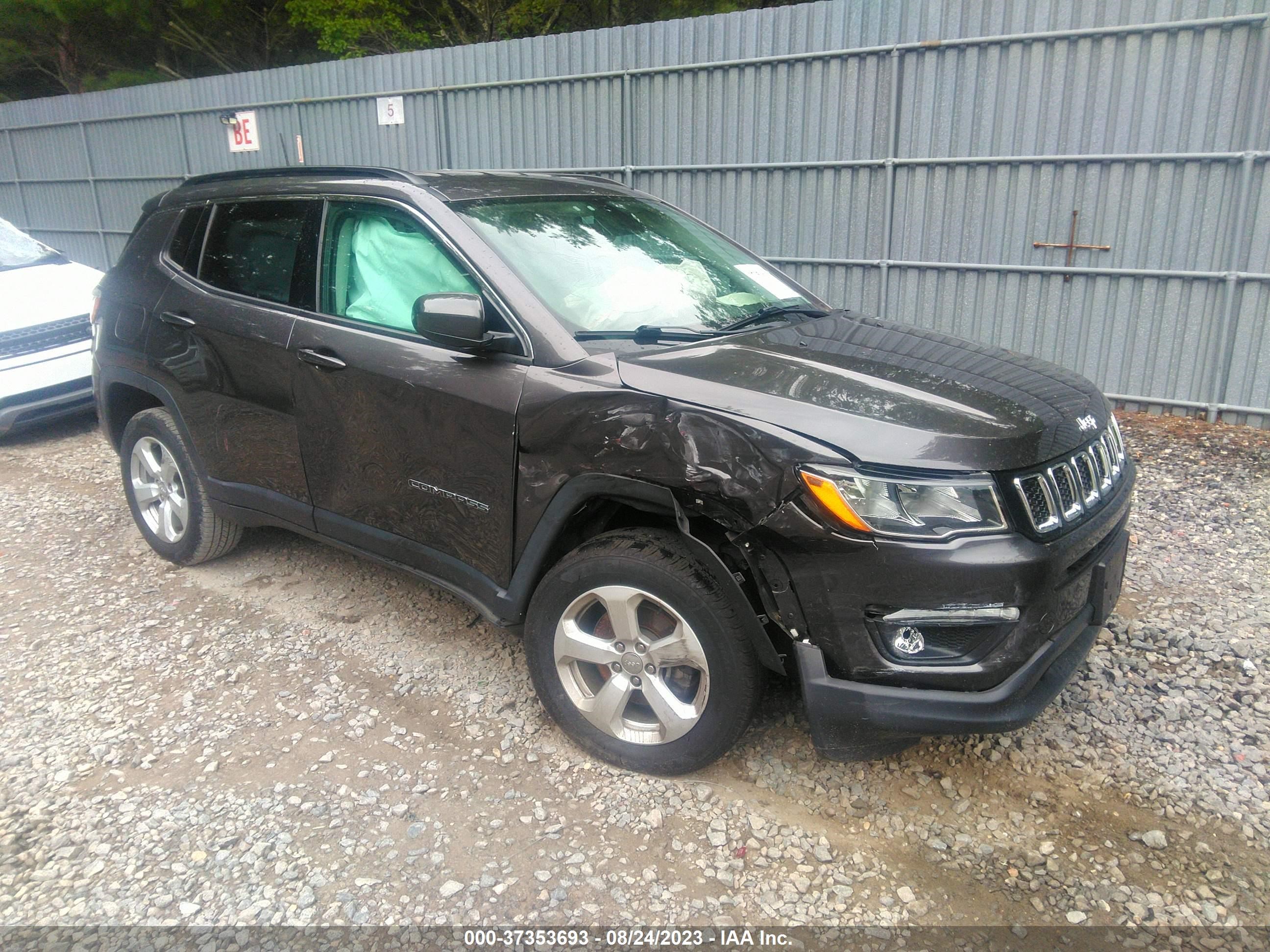 JEEP COMPASS 2019 3c4njdbb2kt674620