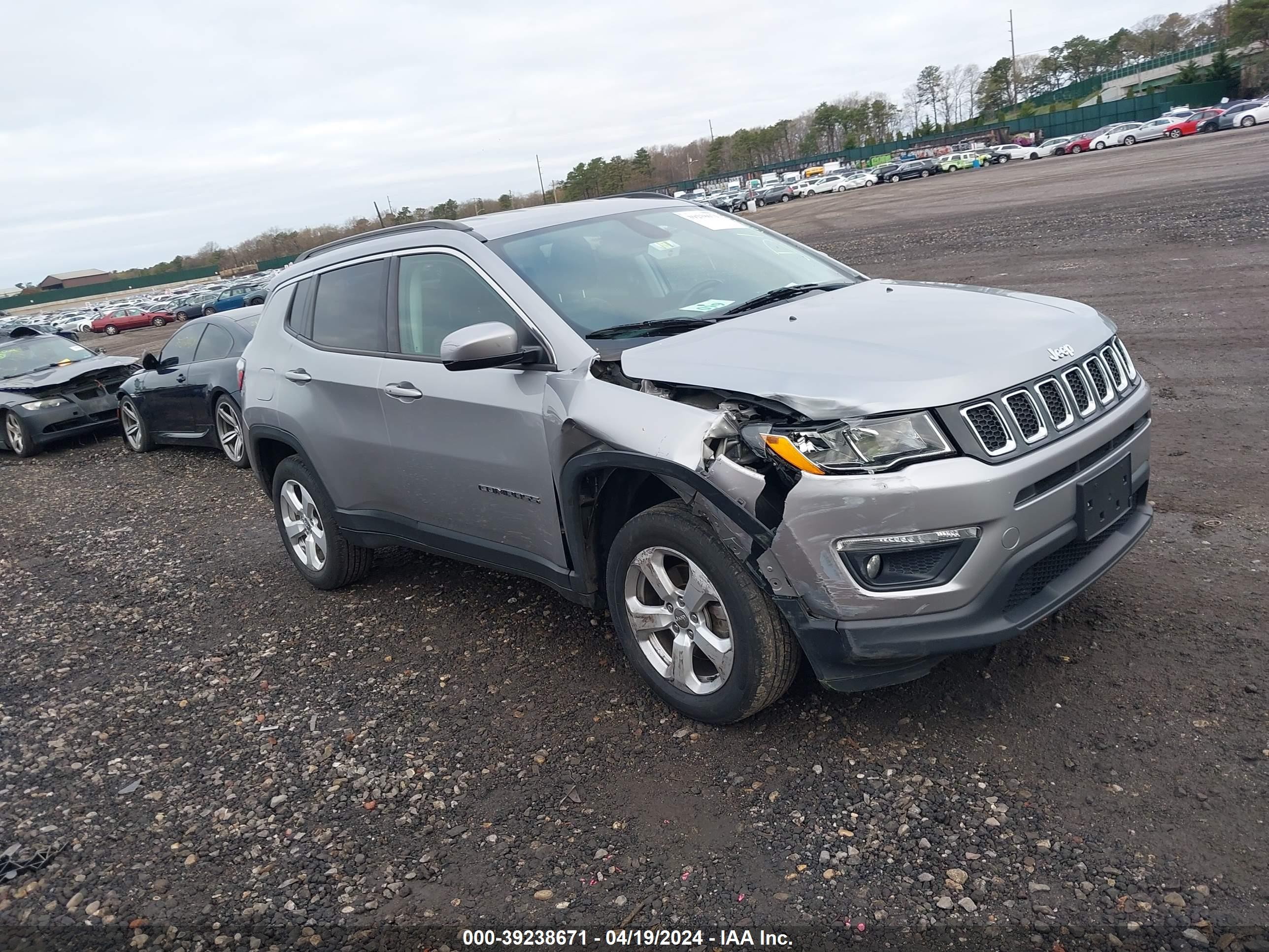 JEEP COMPASS 2018 3c4njdbb9jt483677