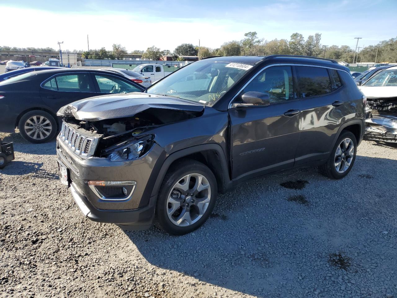 JEEP COMPASS 2019 3c4njdcb1kt742162