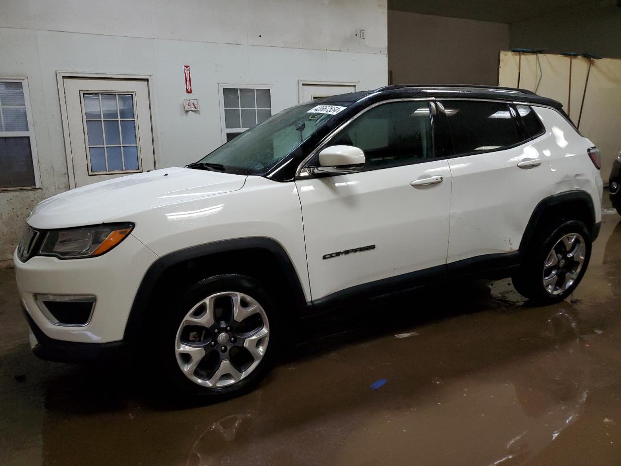 JEEP COMPASS 2019 3c4njdcb4kt842109