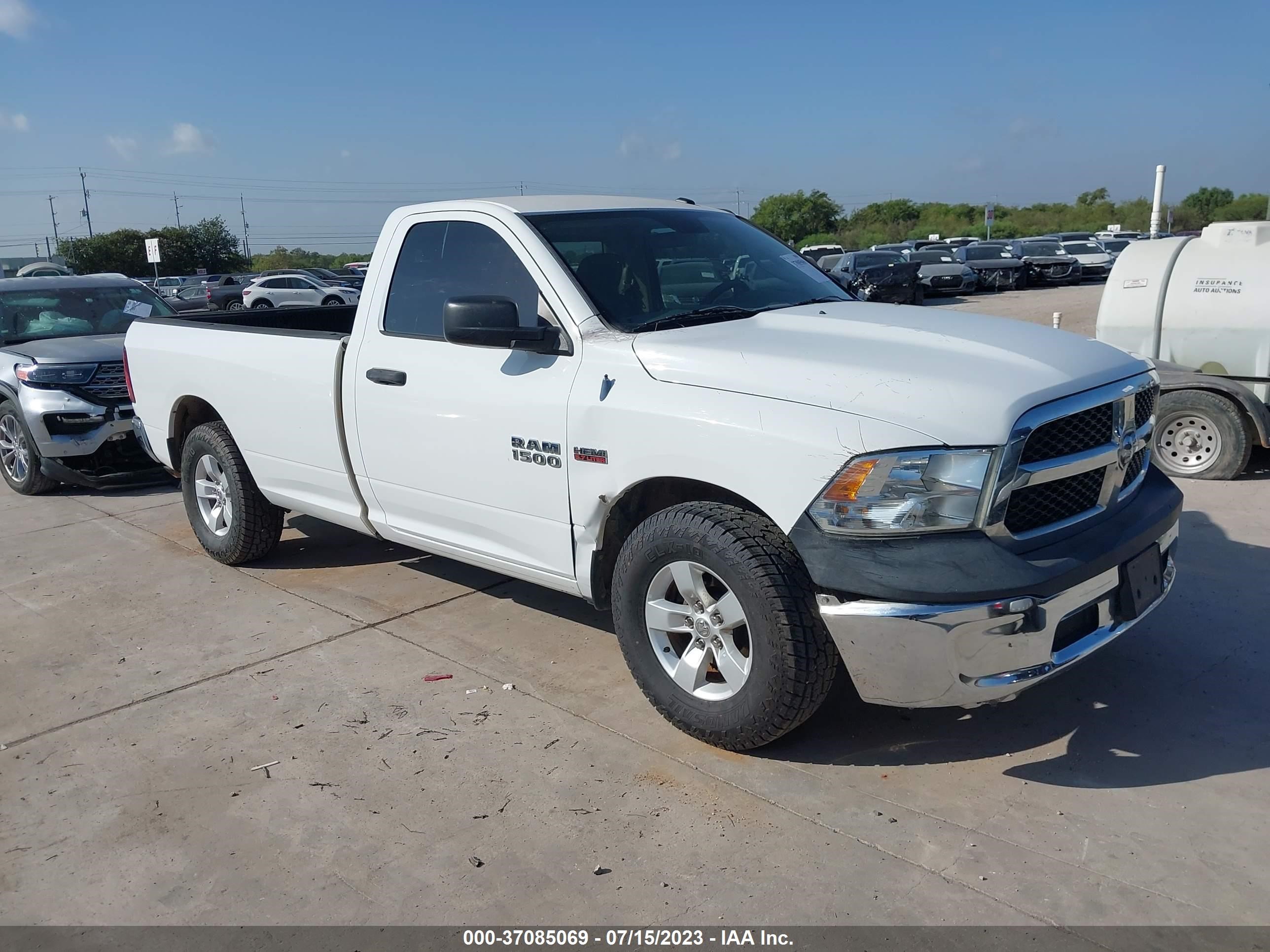 RAM 1500 2014 3c6jr6dt9eg135084