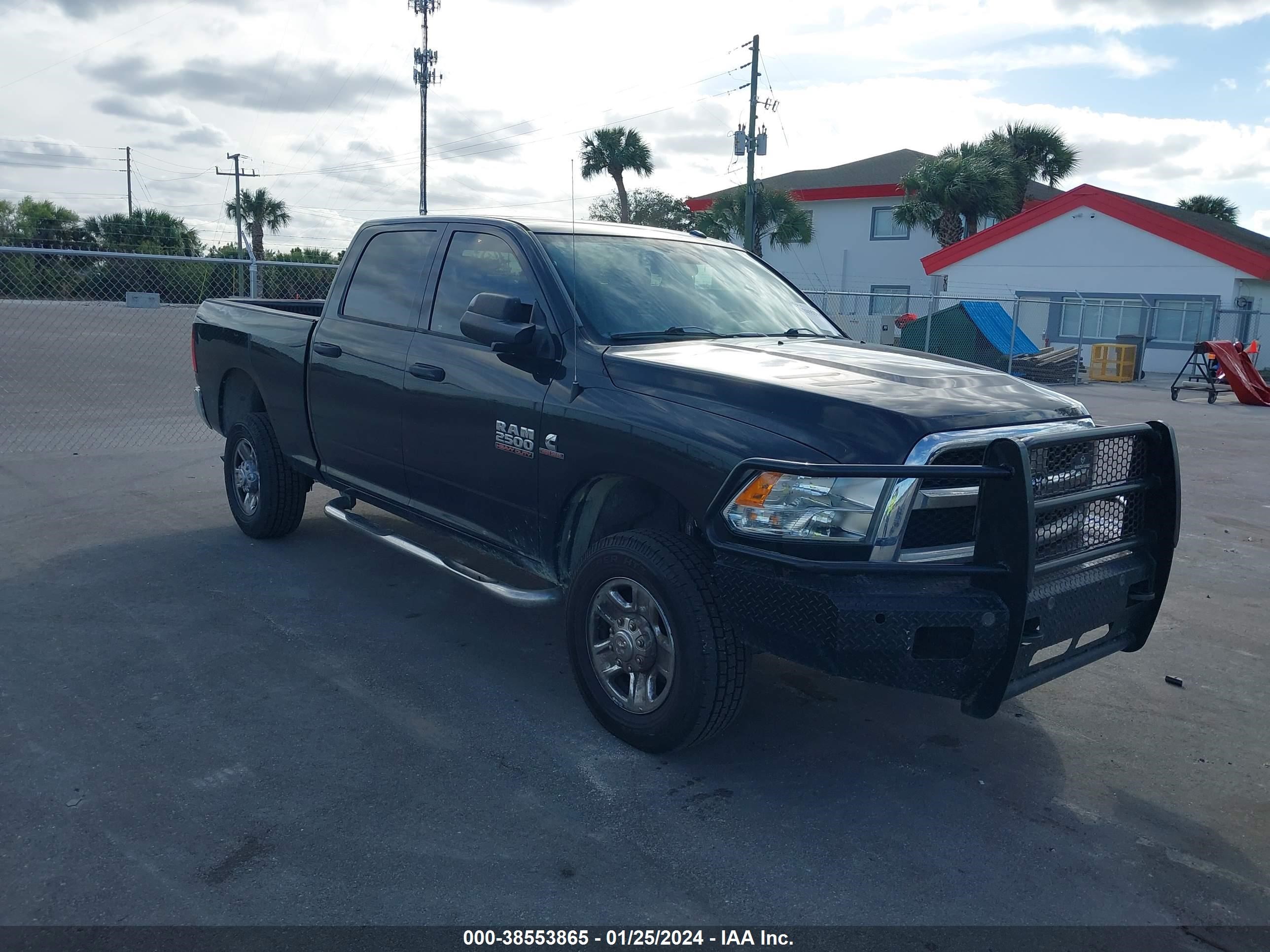 RAM 2500 2018 3c6ur5cl1jg207138