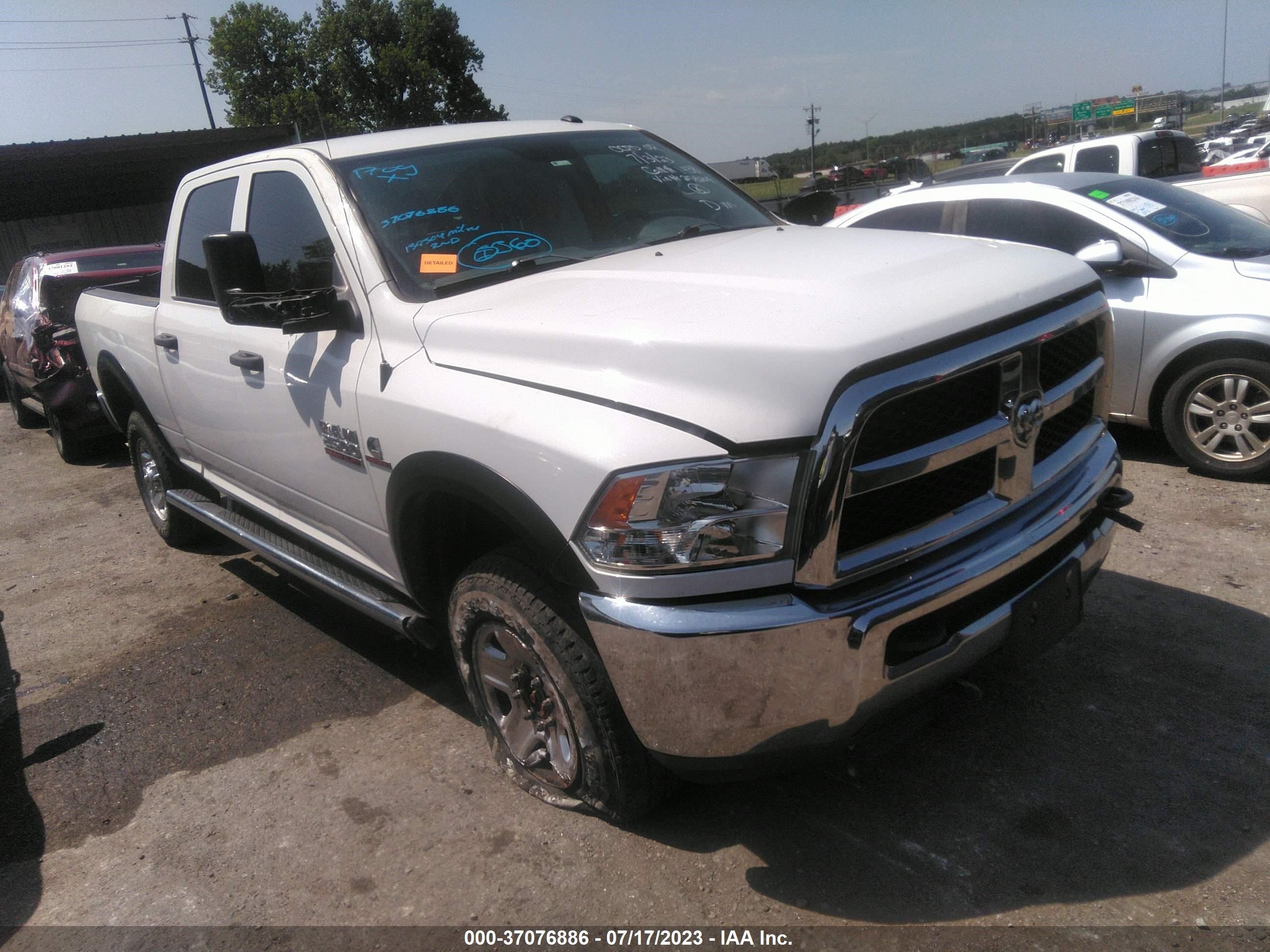 RAM 2500 2018 3c6ur5cl1jg258204