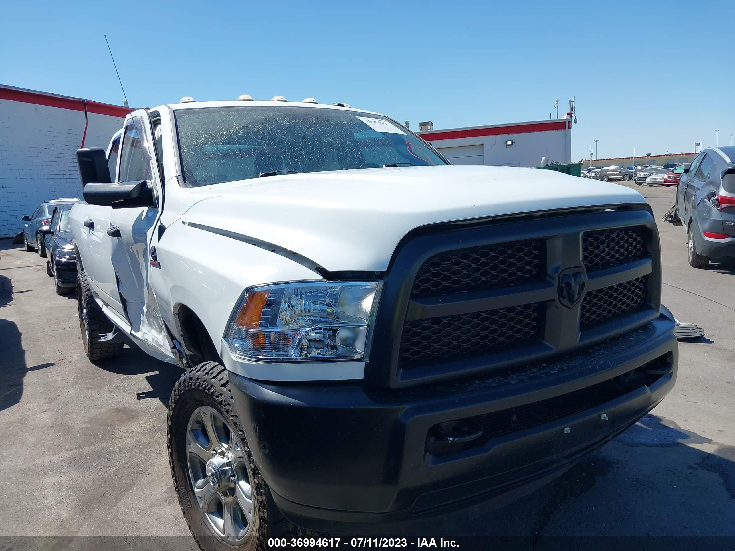 RAM 2500 2014 3c6ur5cl5eg129341