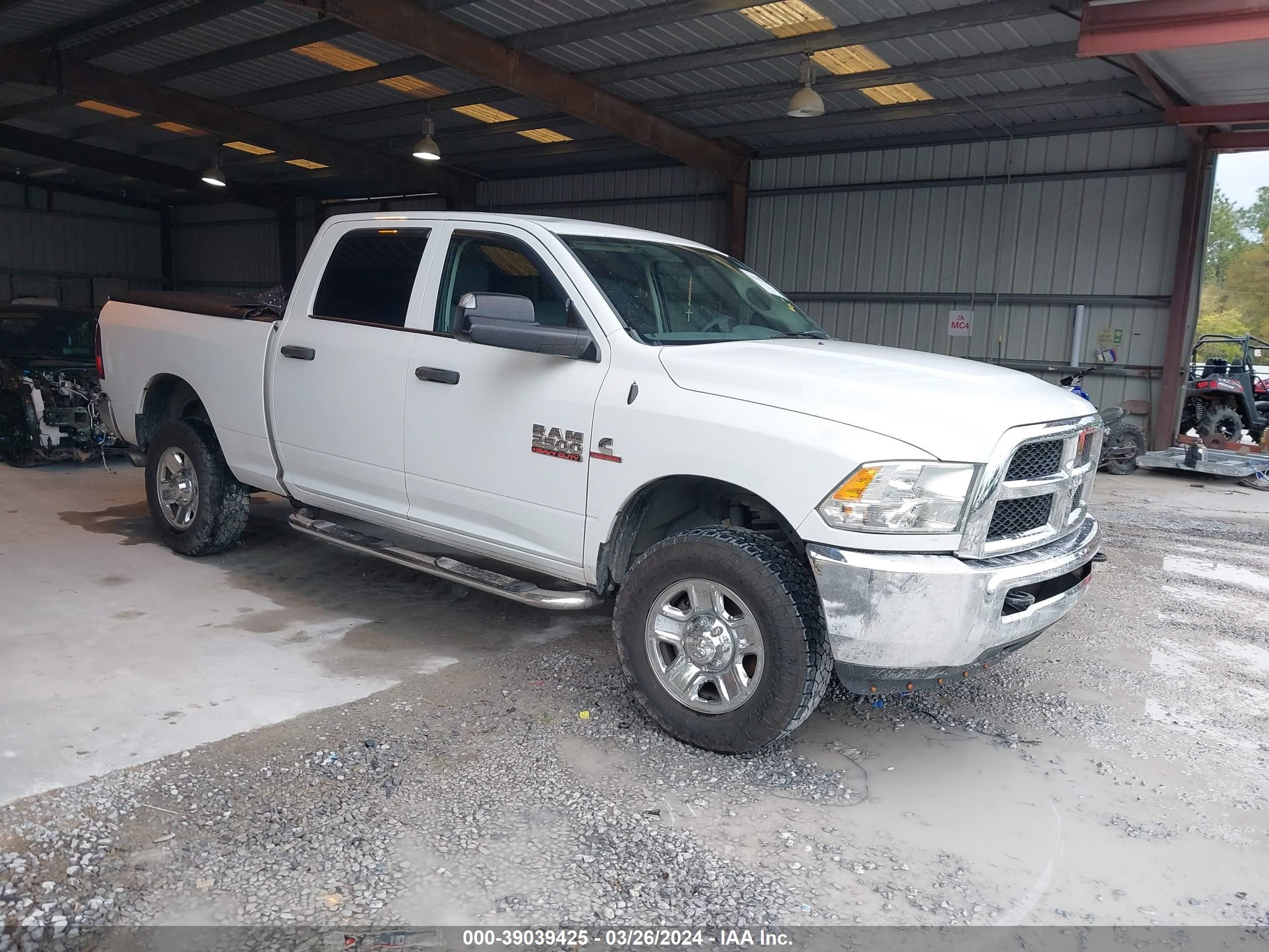 RAM 2500 2014 3c6ur5cl9eg280182