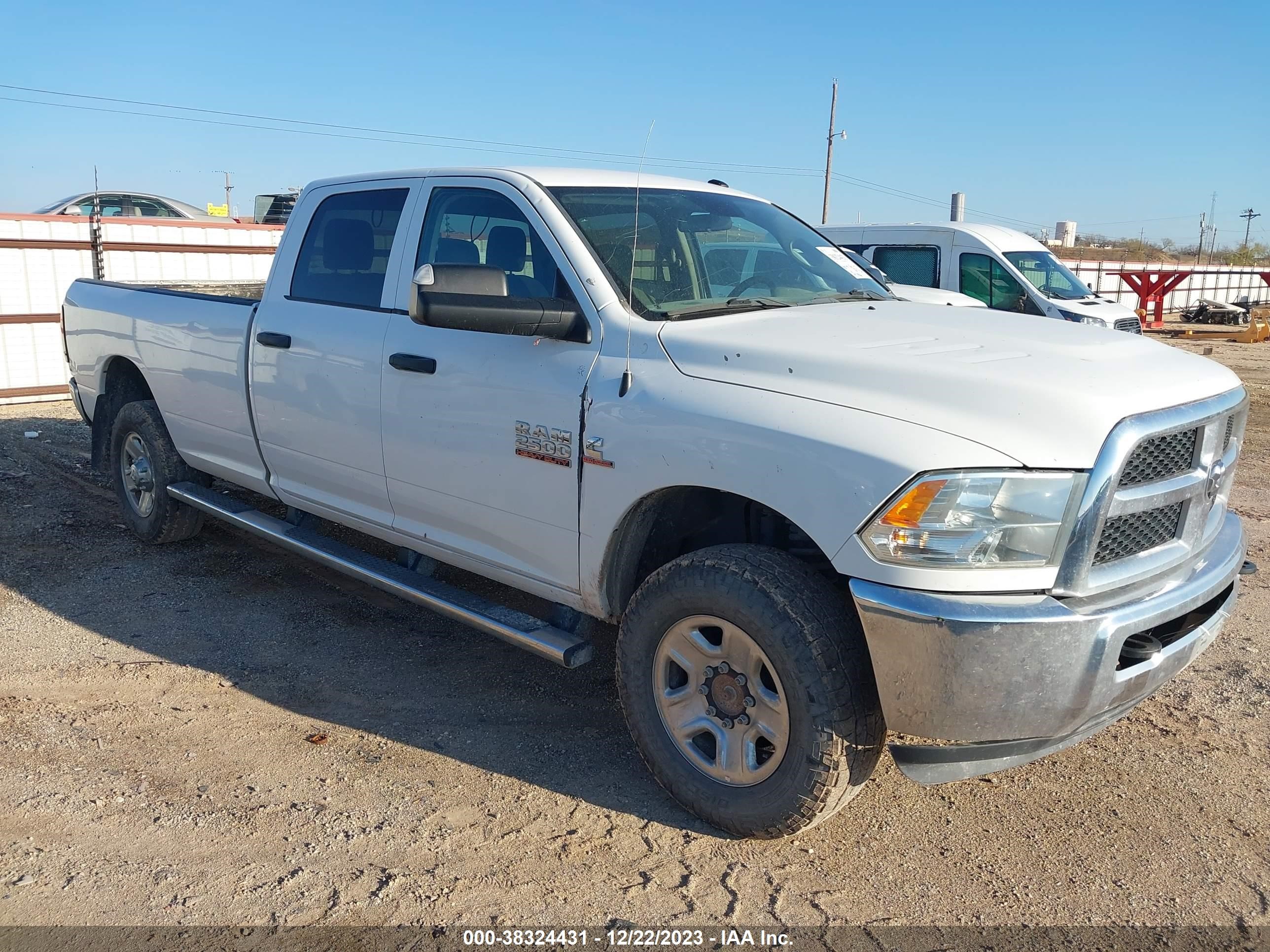 RAM 2500 2018 3c6ur5hl4jg208437