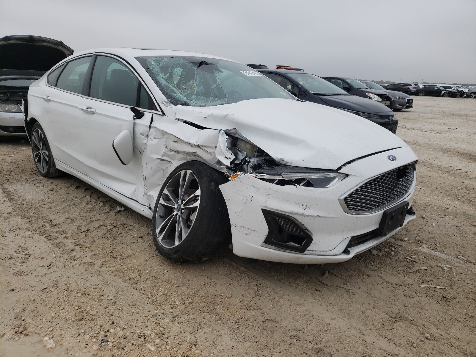 FORD FUSION TIT 2019 3fa6p0d96kr105276