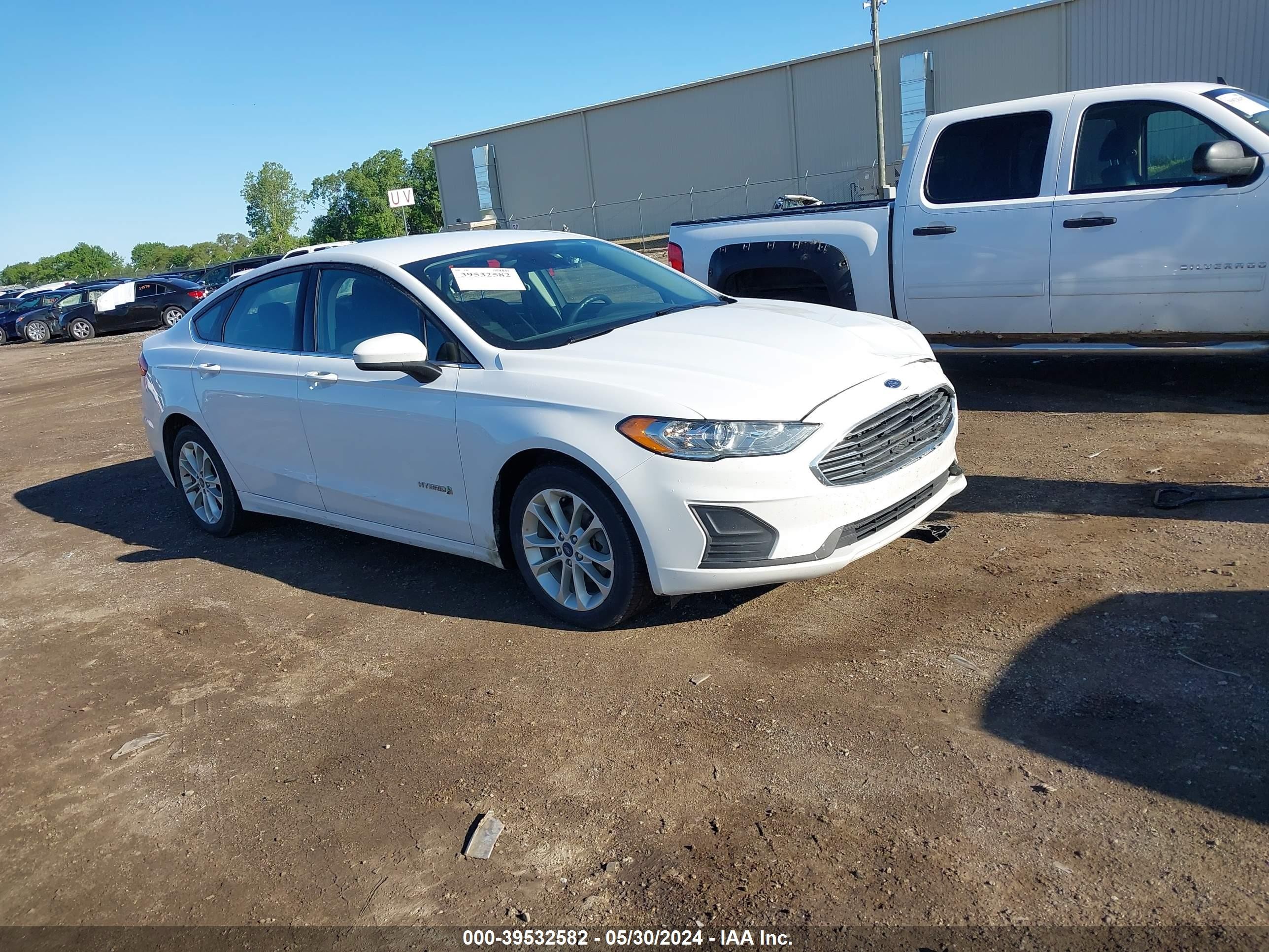 FORD FUSION 2019 3fa6p0lu0kr185132