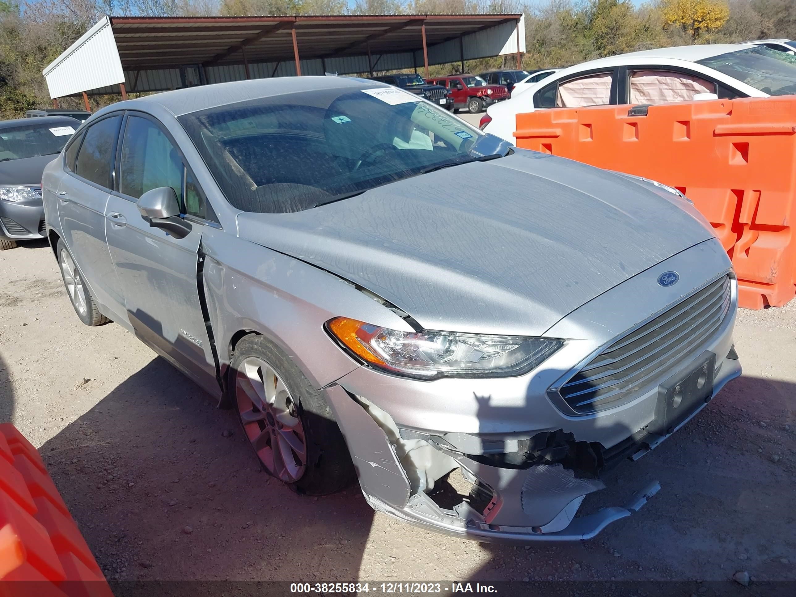 FORD FUSION 2019 3fa6p0lu7kr180848