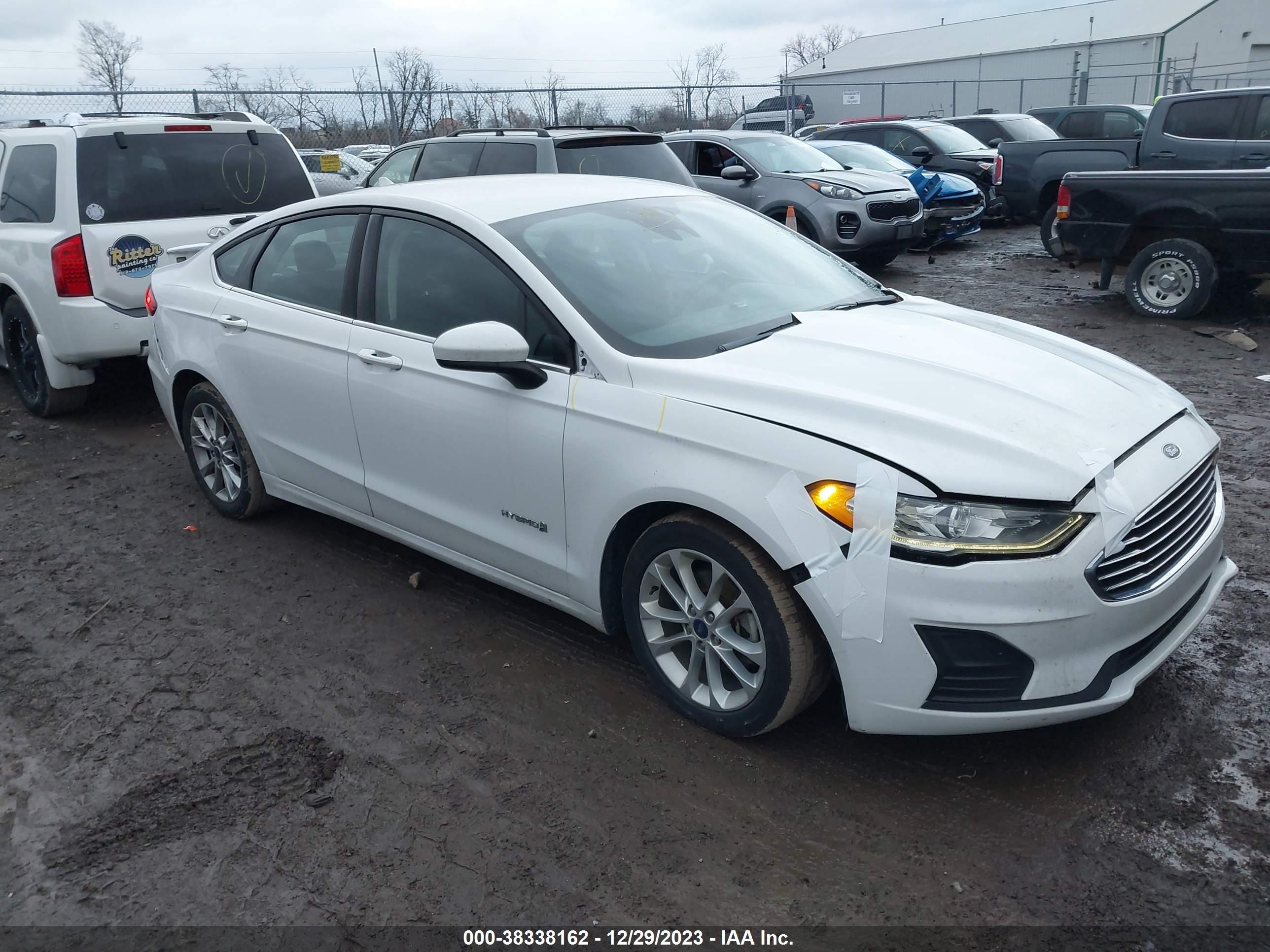 FORD FUSION 2019 3fa6p0luxkr110356