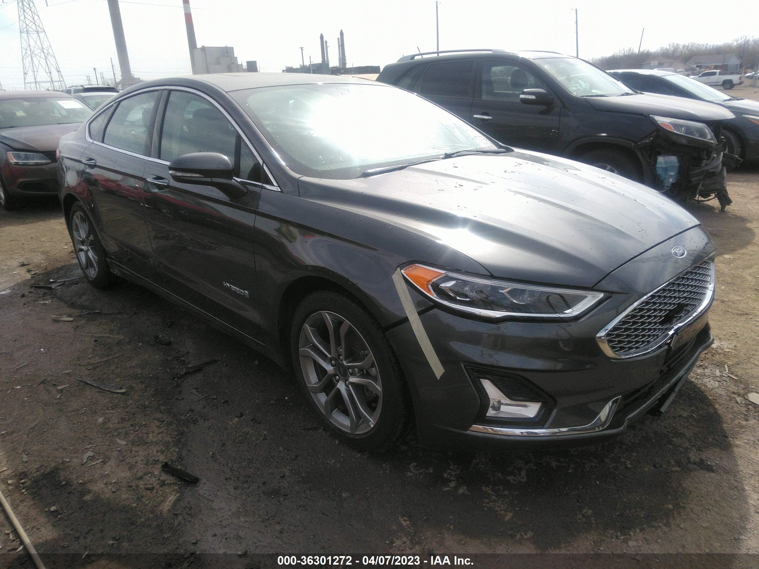 FORD FUSION 2019 3fa6p0ru5kr256204