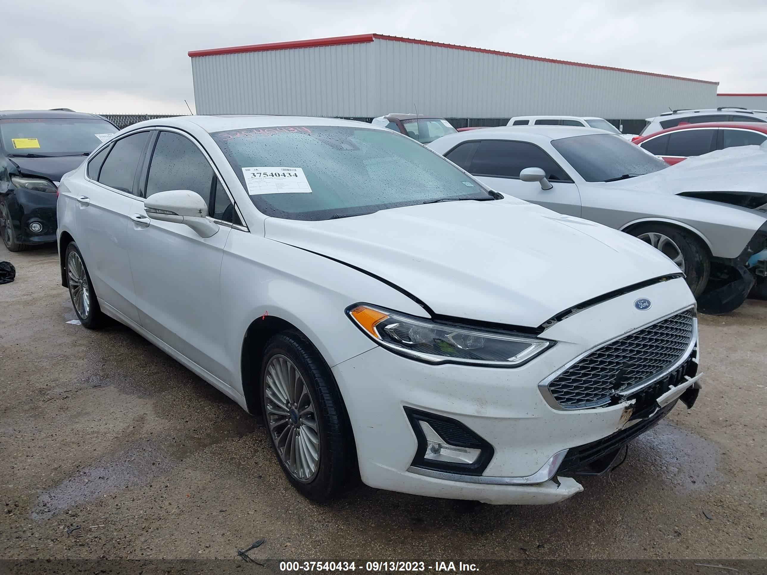 FORD FUSION 2019 3fa6p0su0kr177484