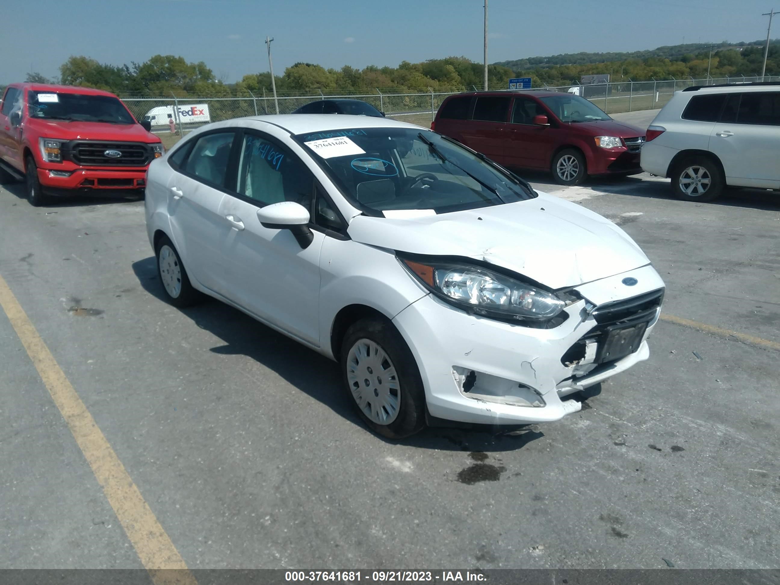 FORD ALL 2017 3fadp4aj2hm162058