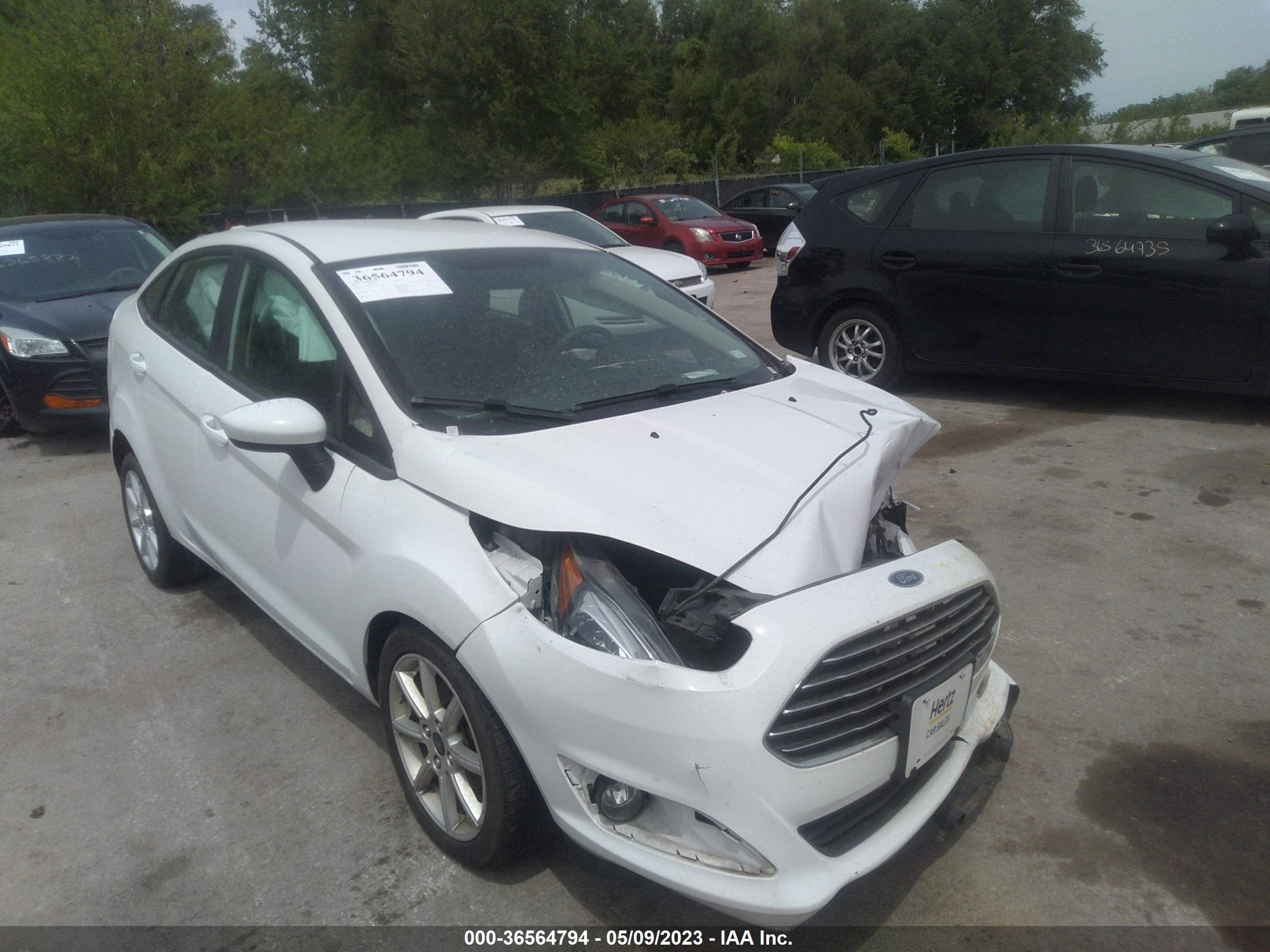 FORD FIESTA 2019 3fadp4bj1km103279