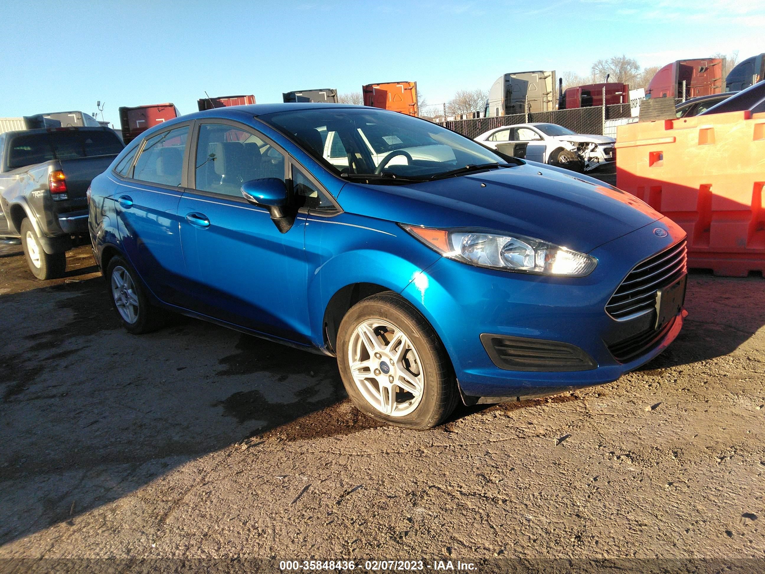 FORD FIESTA 2019 3fadp4bj2km165855