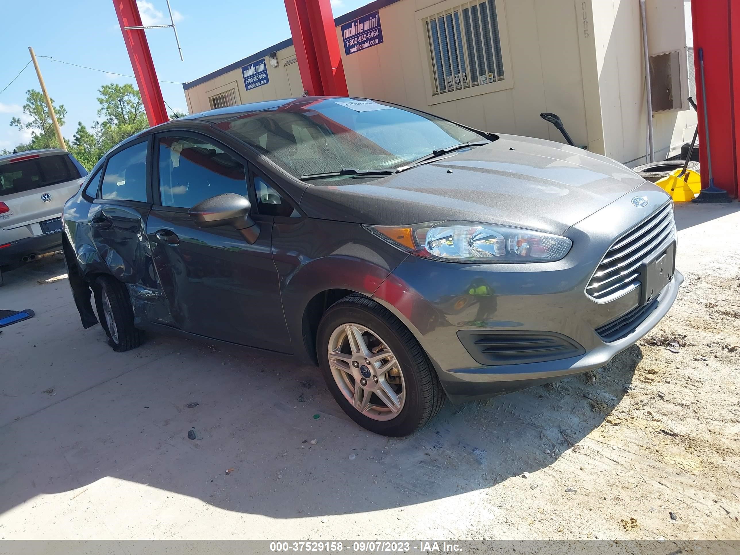 FORD FIESTA 2018 3fadp4bj5jm145100