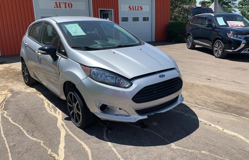 FORD FIESTA SE 2019 3fadp4ejxkm124949