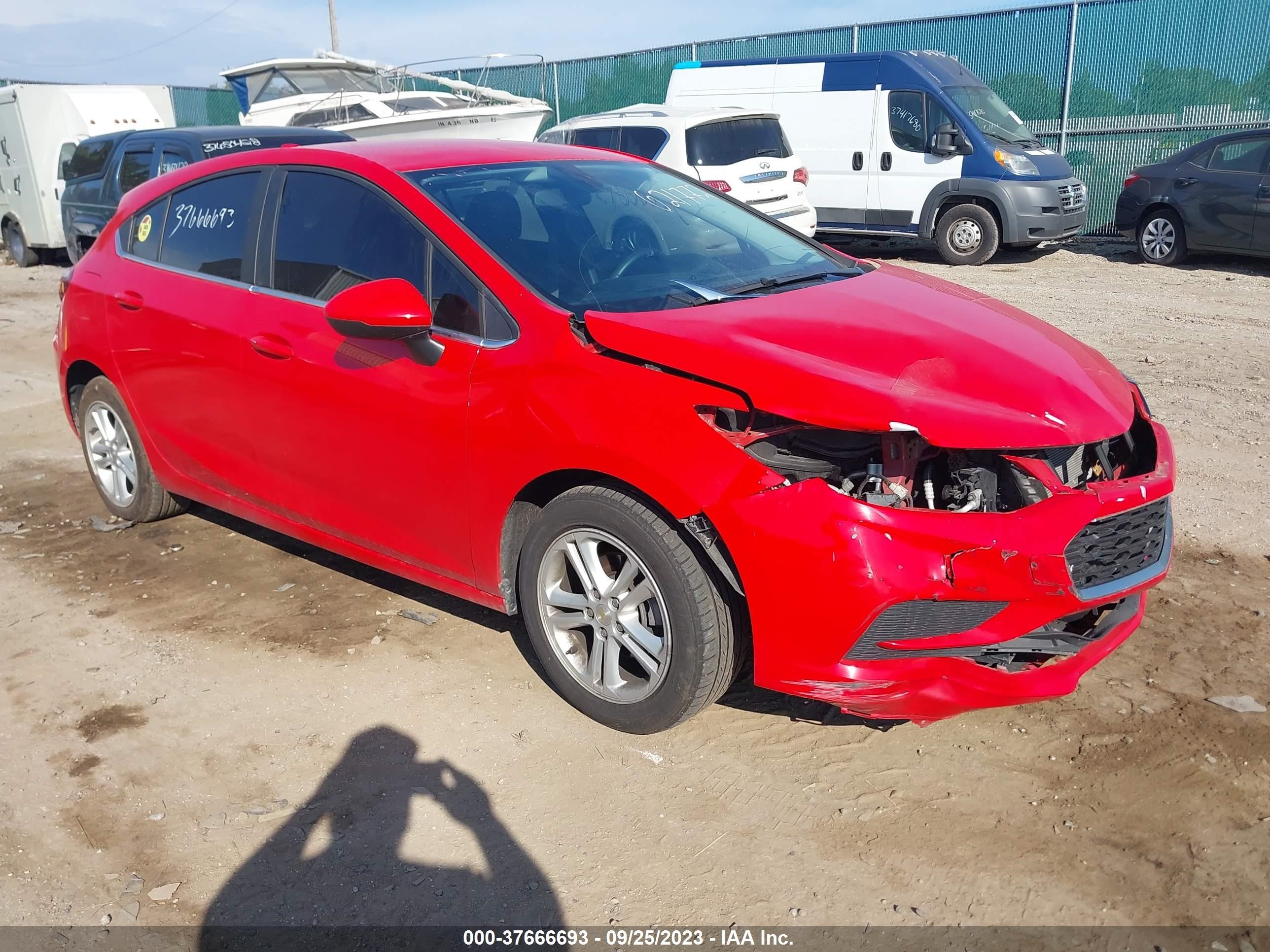 CHEVROLET CRUZE 2018 3g1be6sm0js621772