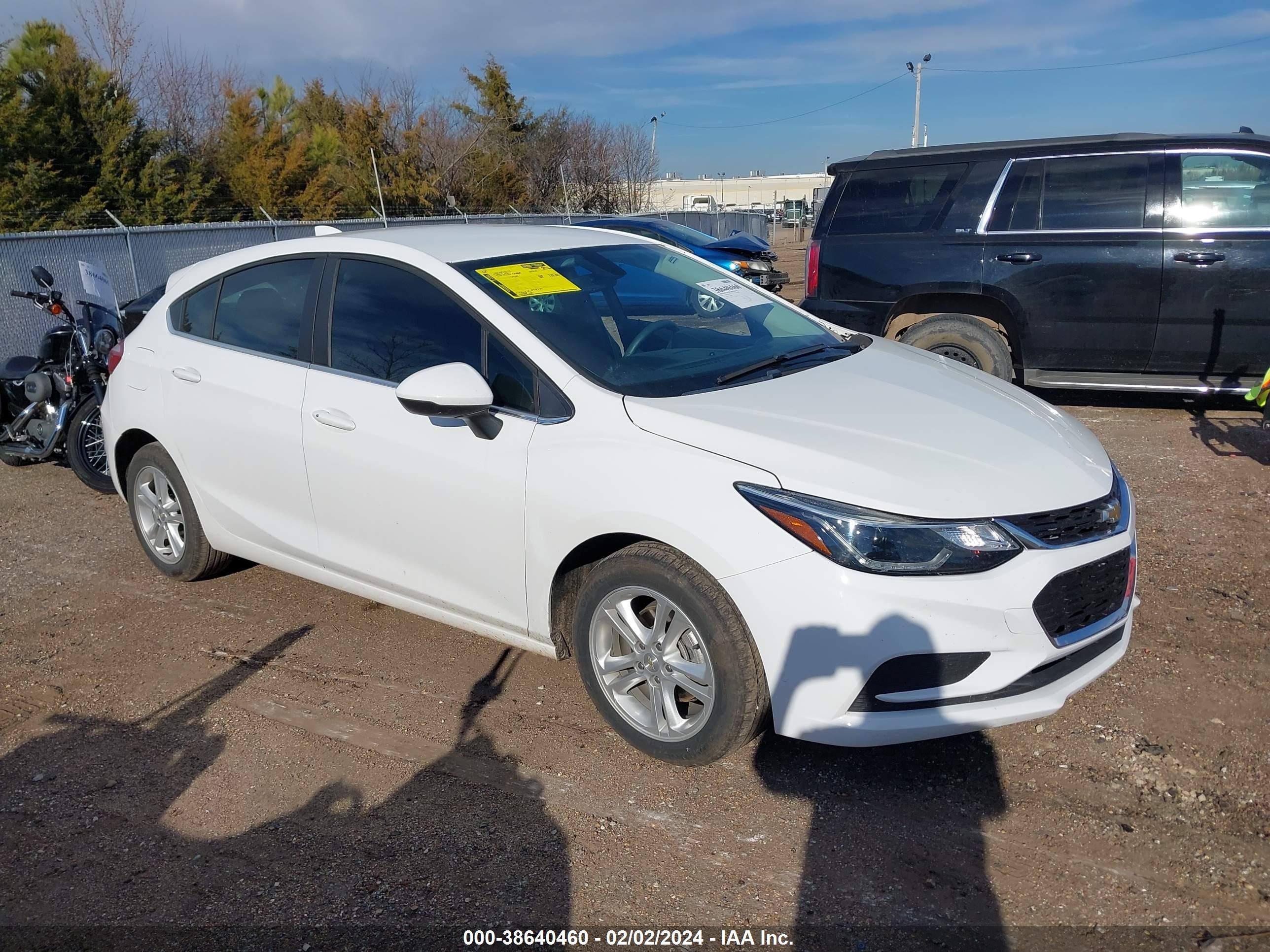 CHEVROLET CRUZE 2018 3g1be6sm1js584084