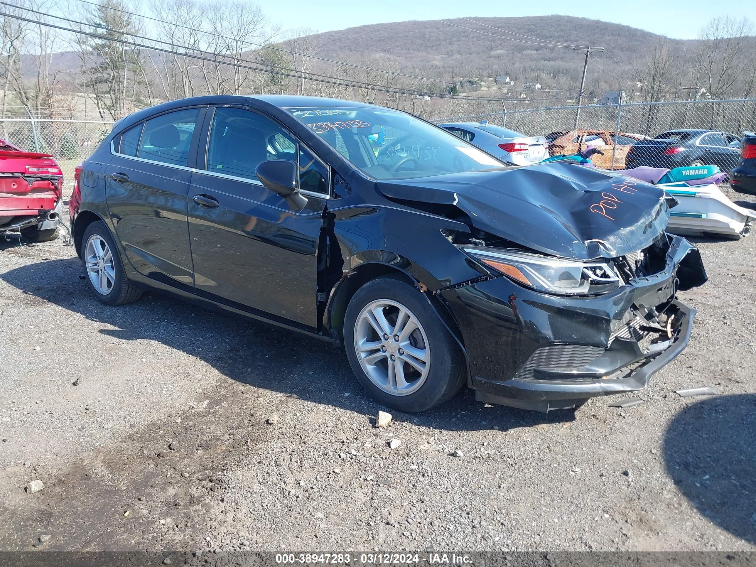 CHEVROLET CRUZE 2018 3g1be6sm1js654988