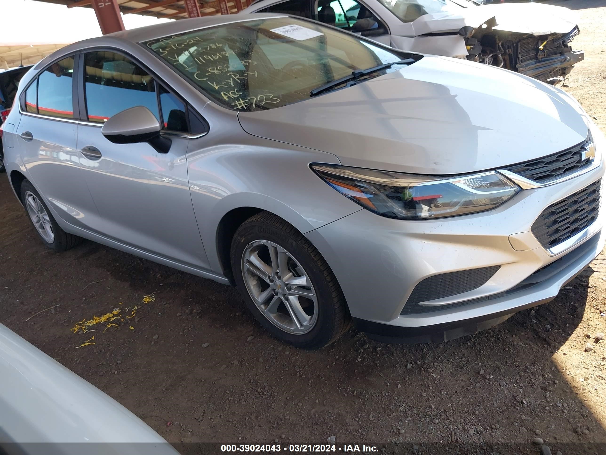 CHEVROLET CRUZE 2018 3g1be6sm6js653786