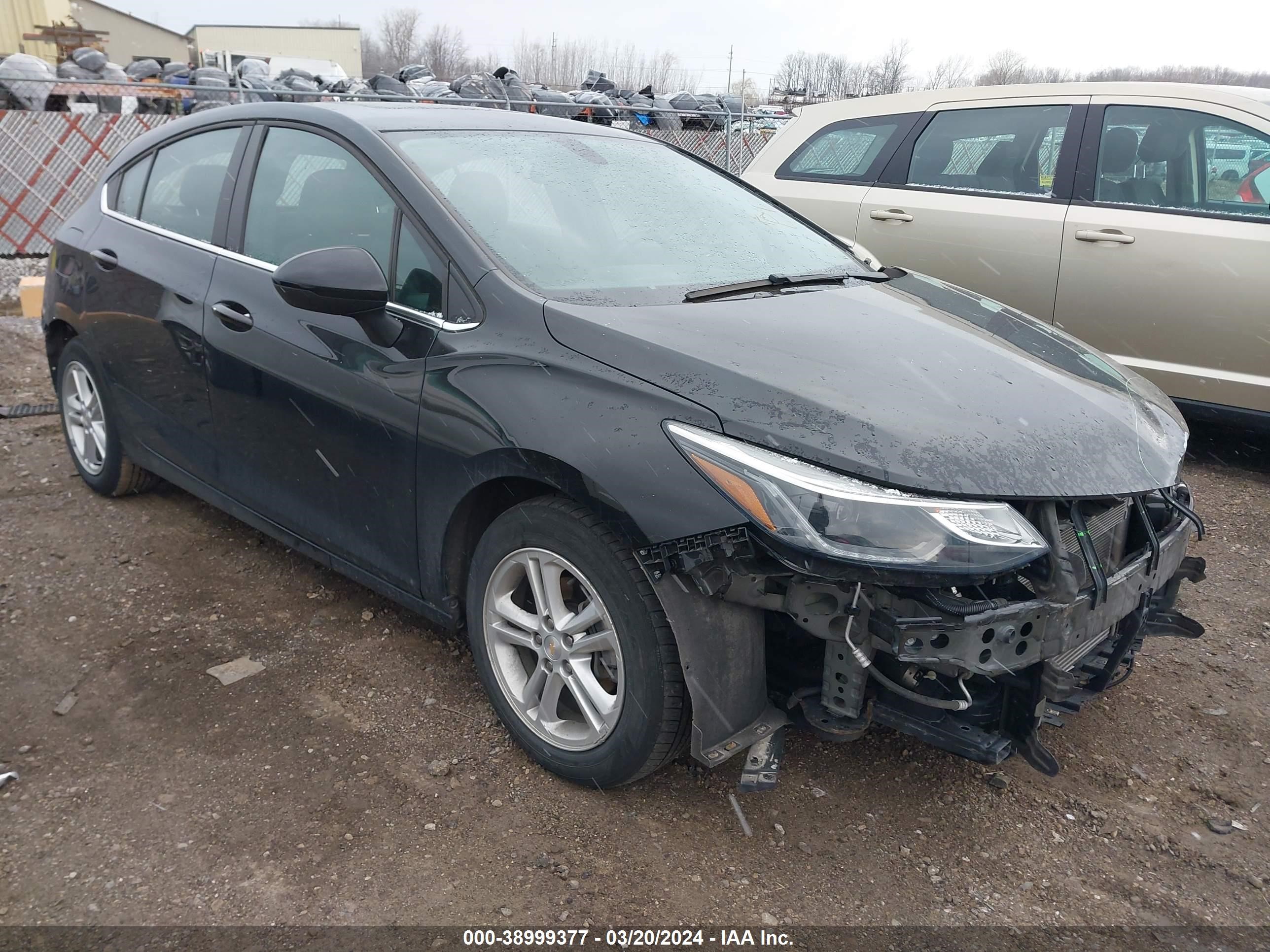 CHEVROLET CRUZE 2018 3g1be6sm7js520907