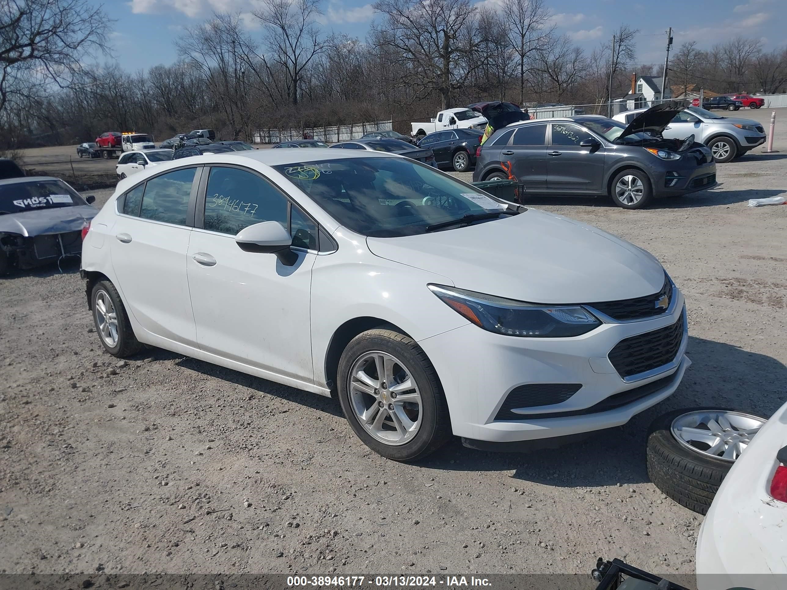 CHEVROLET CRUZE 2018 3g1be6sm9js617946