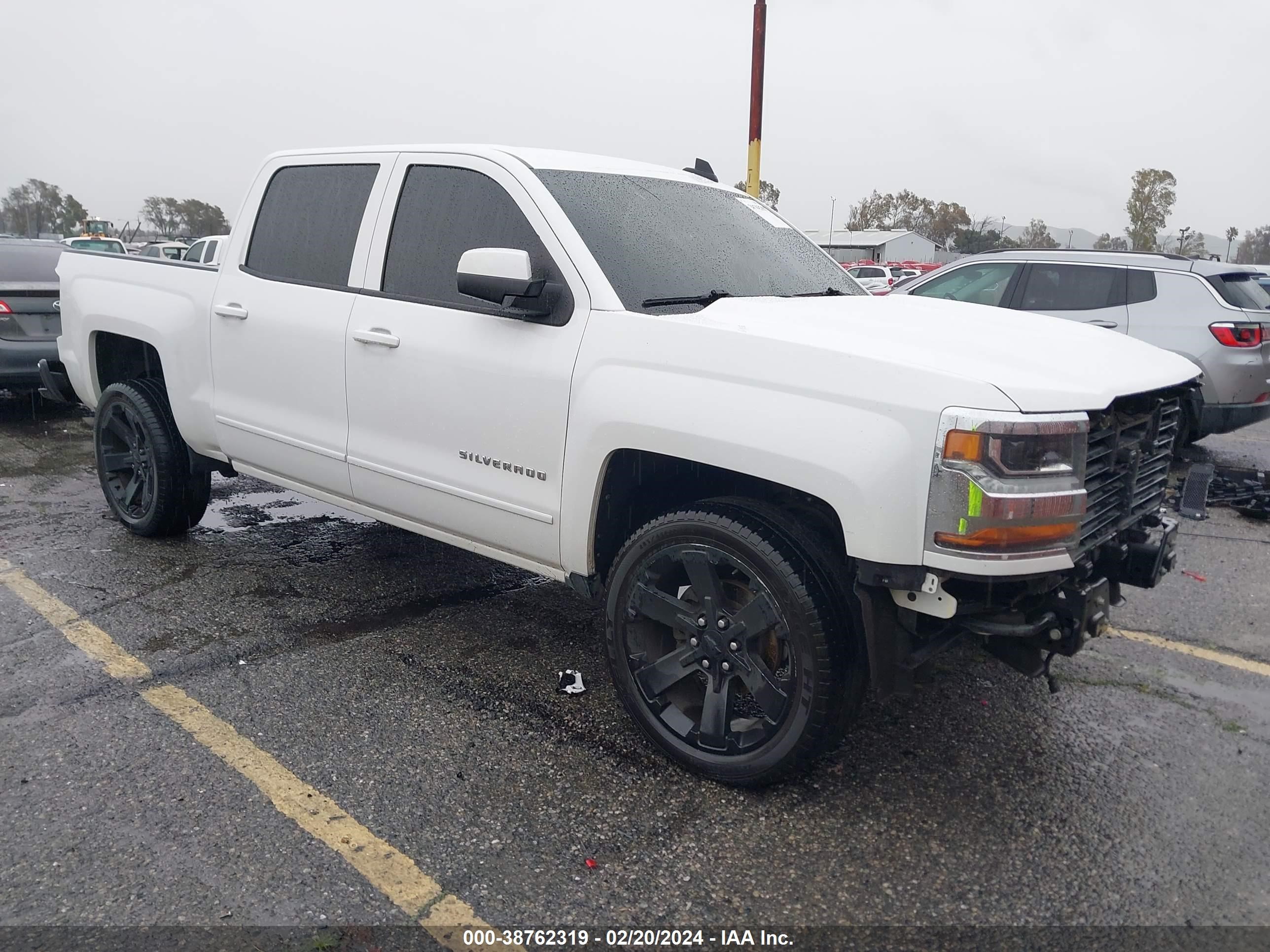 CHEVROLET SILVERADO 2018 3gcucrer6jg233155