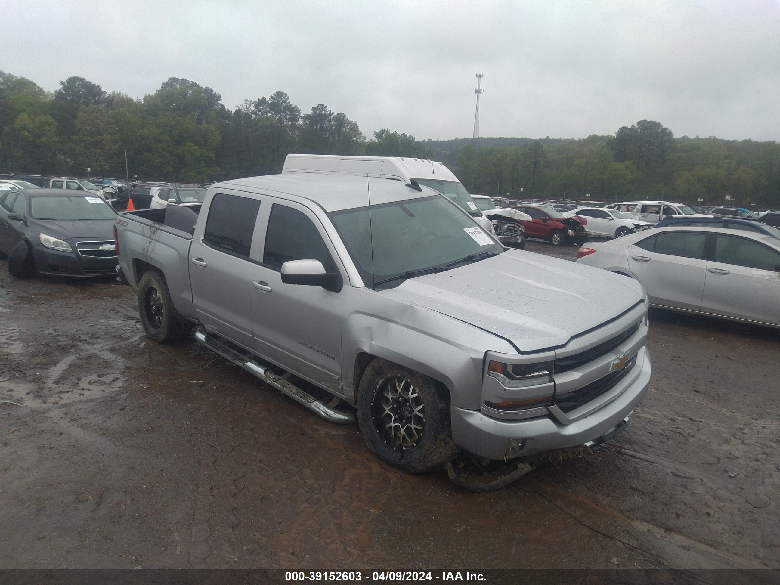 CHEVROLET SILVERADO 2018 3gcukrec1jg558939