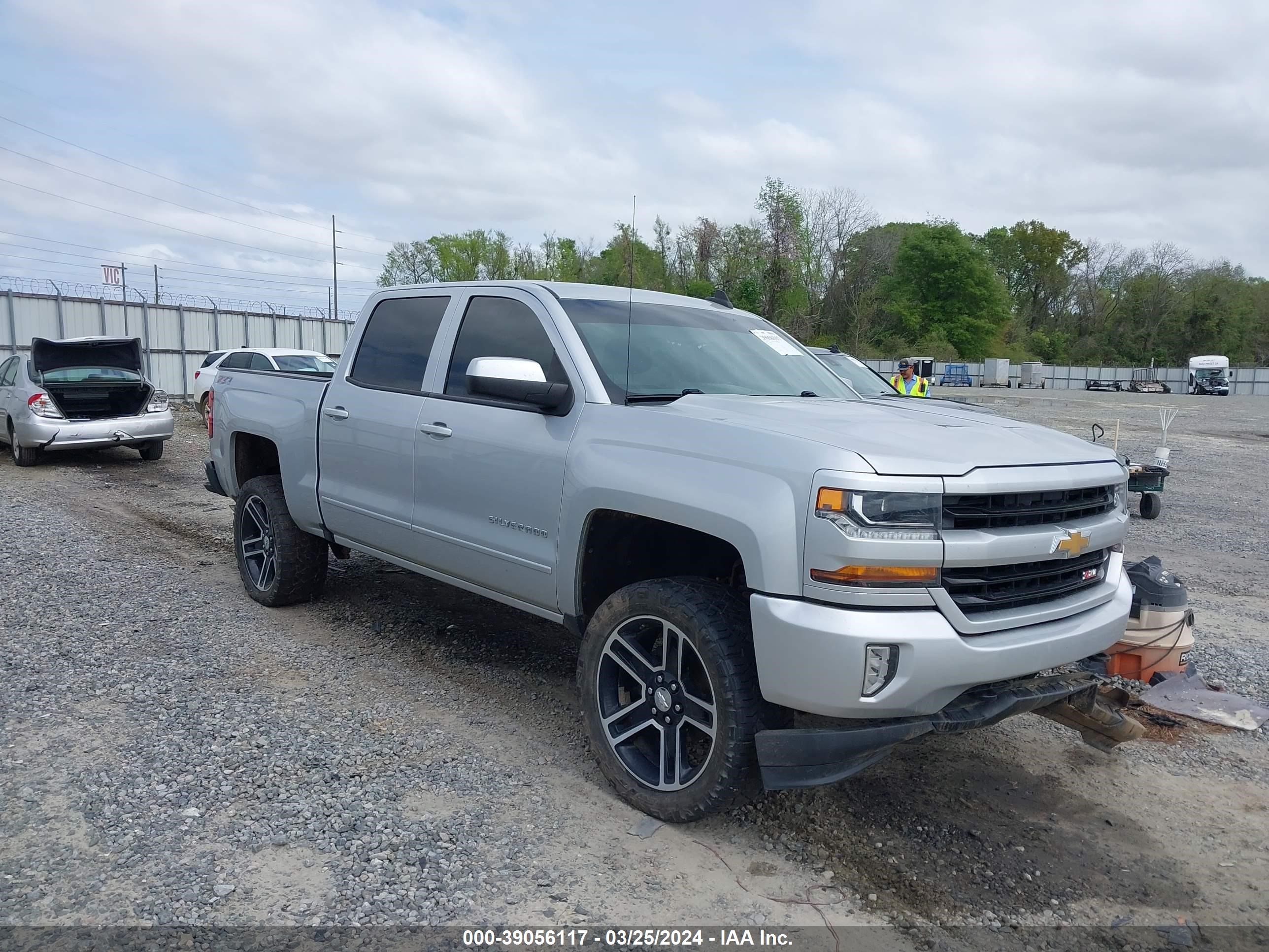 CHEVROLET SILVERADO 2017 3gcukrec8hg417523