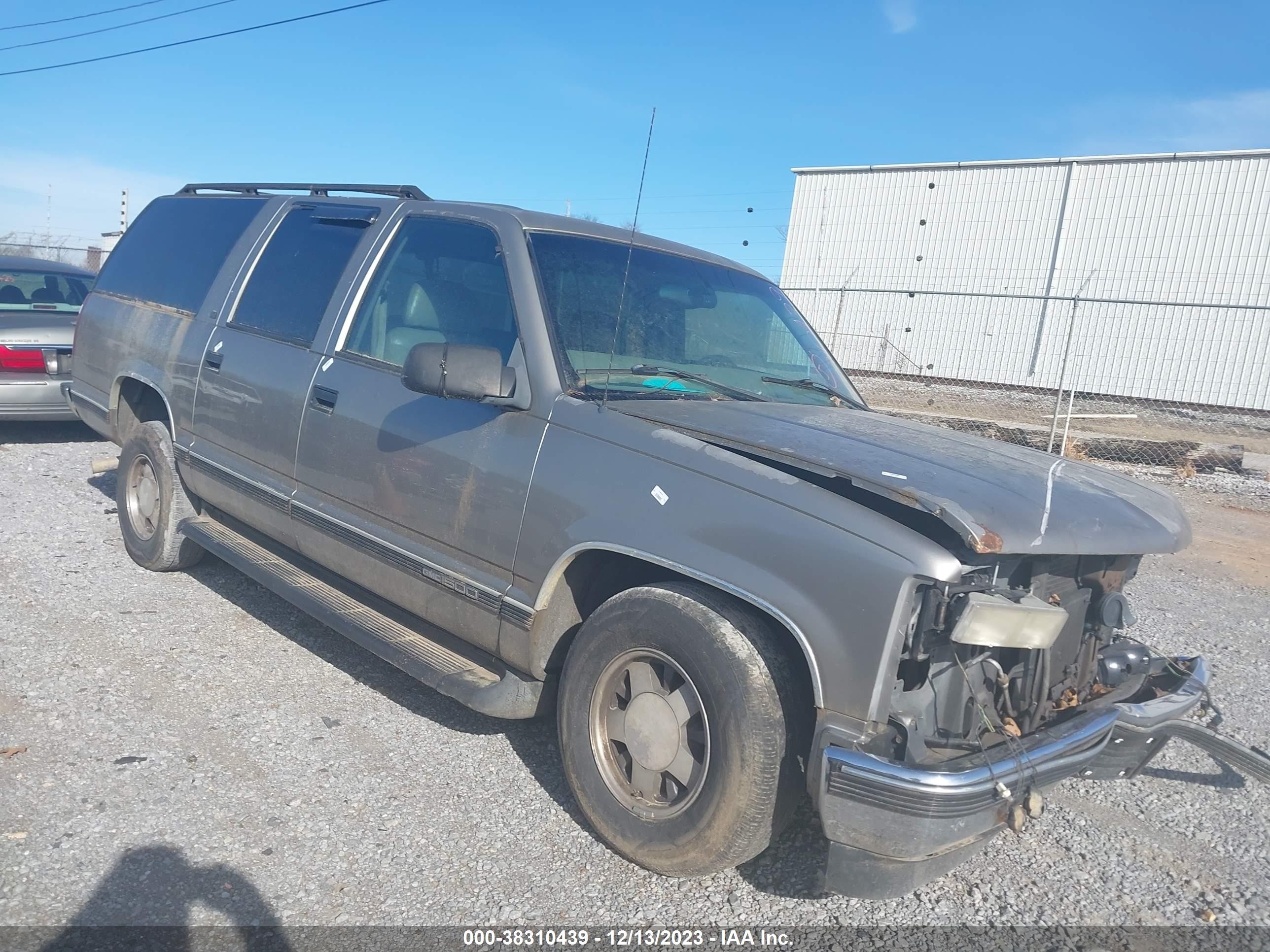 GMC SUBURBAN 1999 3gkec16r0xg550933