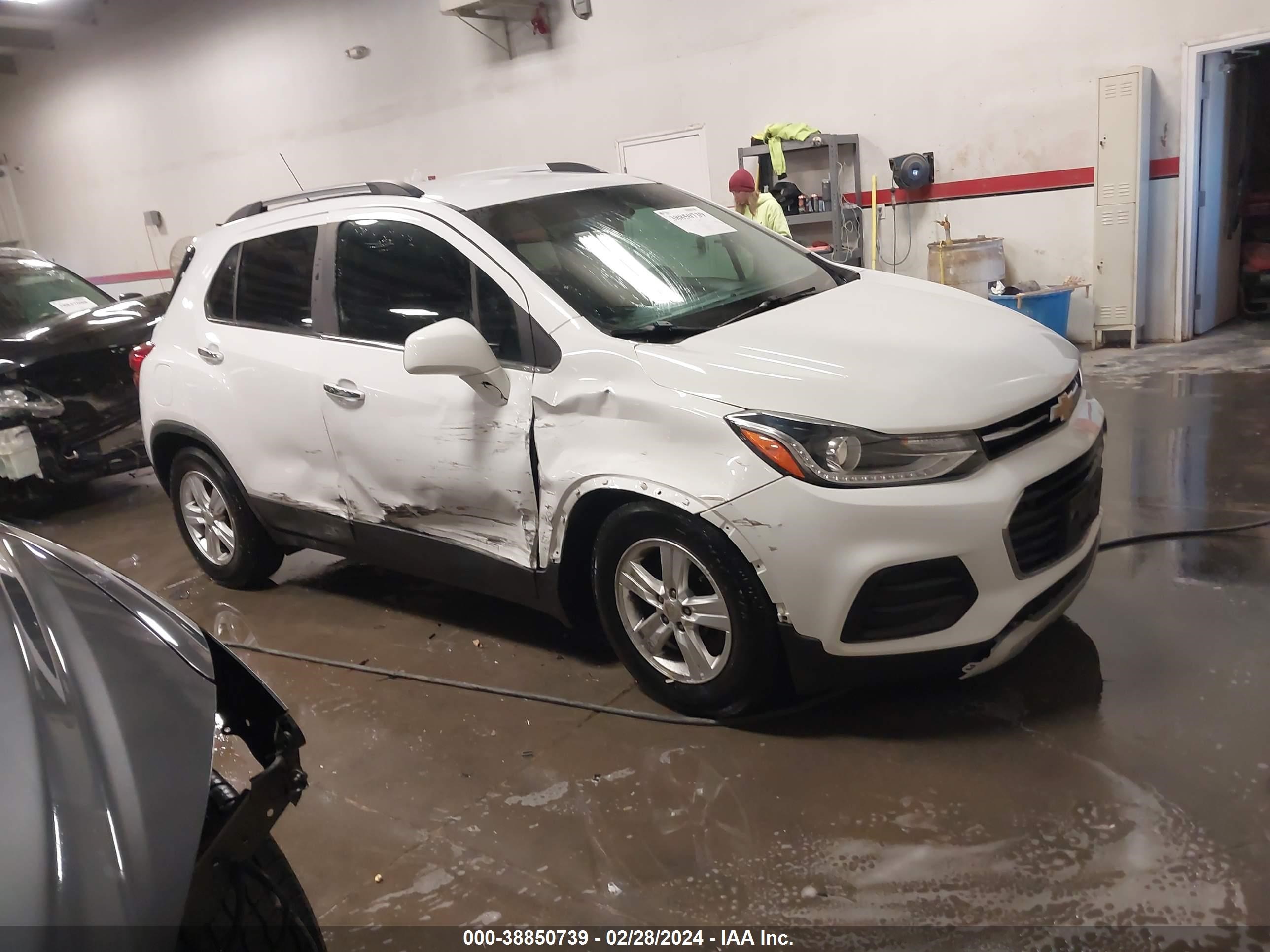 CHEVROLET TRAX 2017 3gncjlsb3hl214660