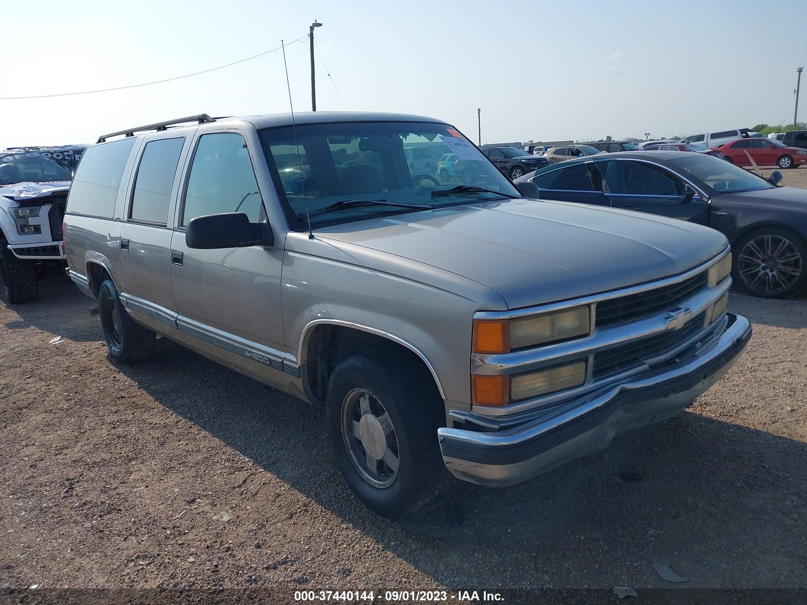 CHEVROLET SUBURBAN 1999 3gnec16r1xg186623