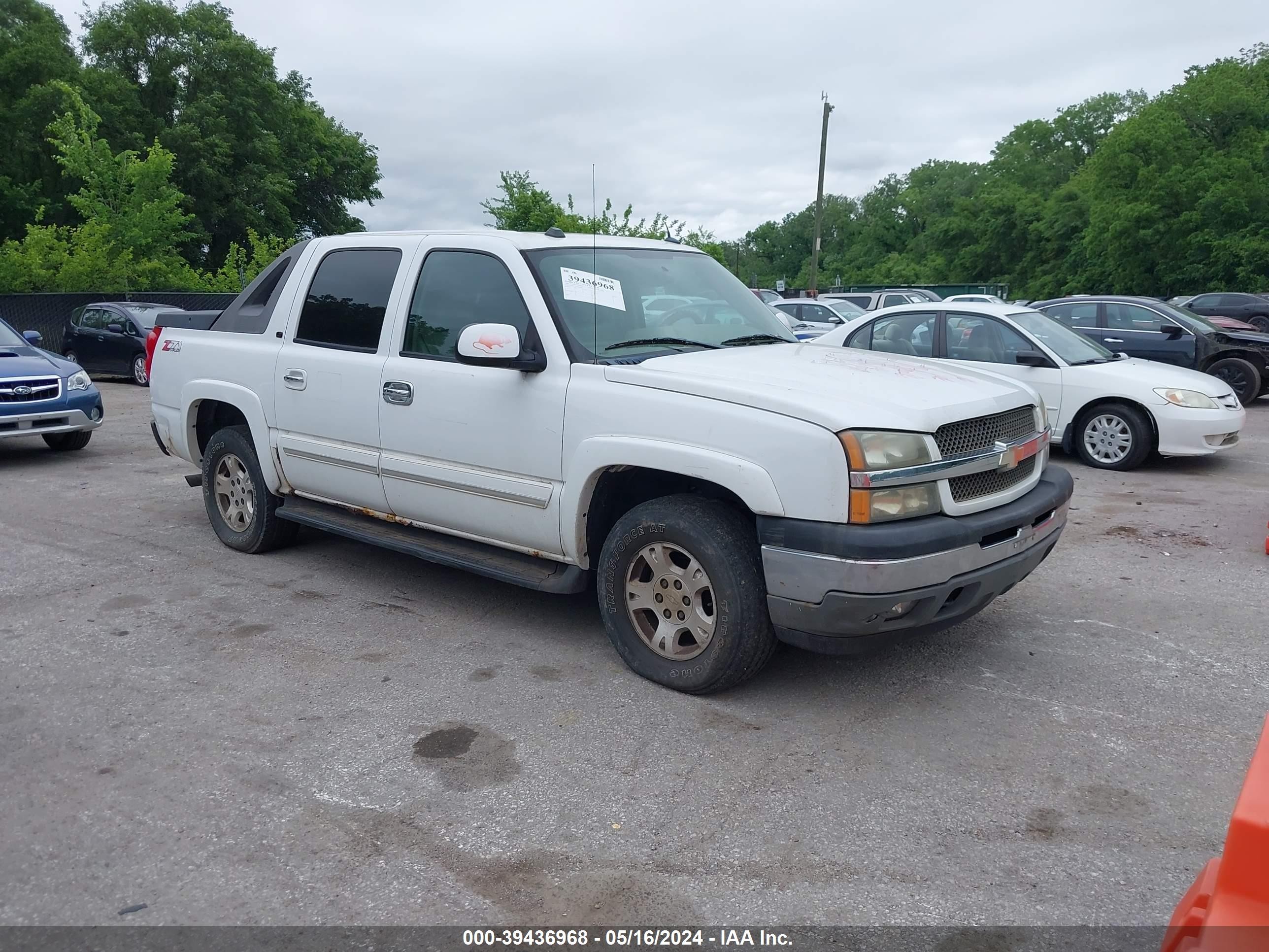 CHEVROLET AVALANCHE 2005 3gnek12z45g221063