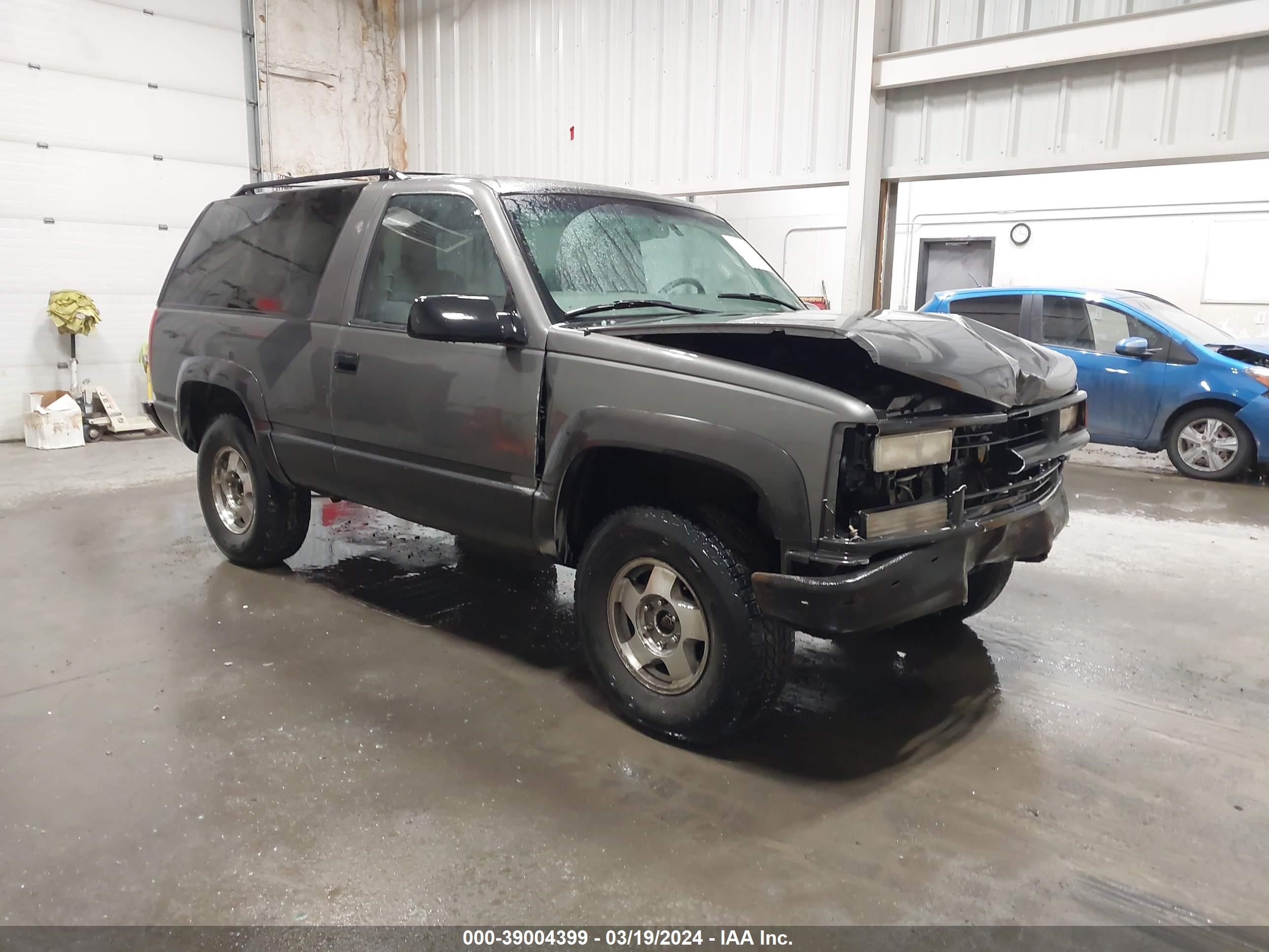 CHEVROLET TAHOE 1999 3gnek18r2xg177347