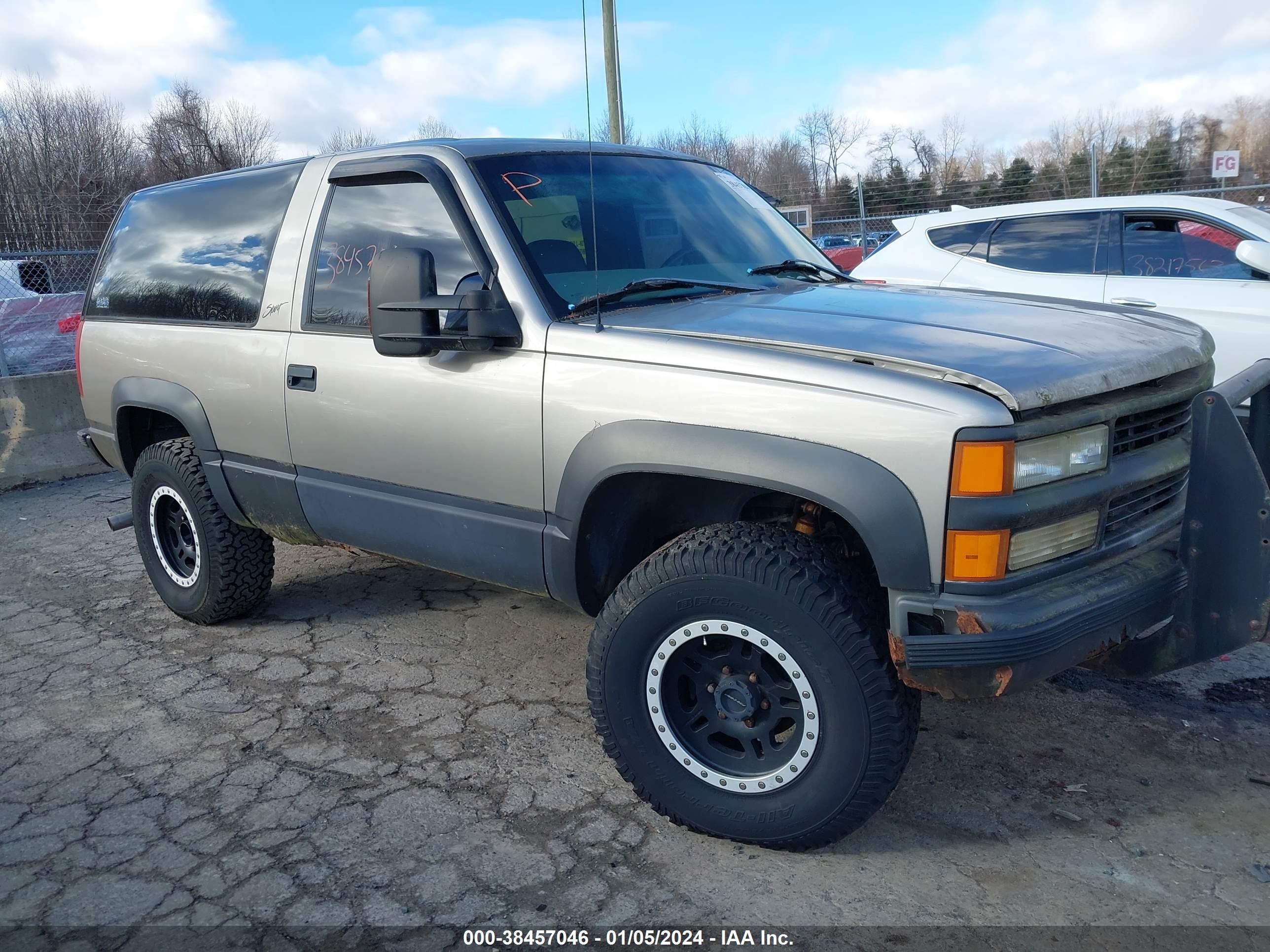 CHEVROLET TAHOE 1998 3gnek18r7wg103372