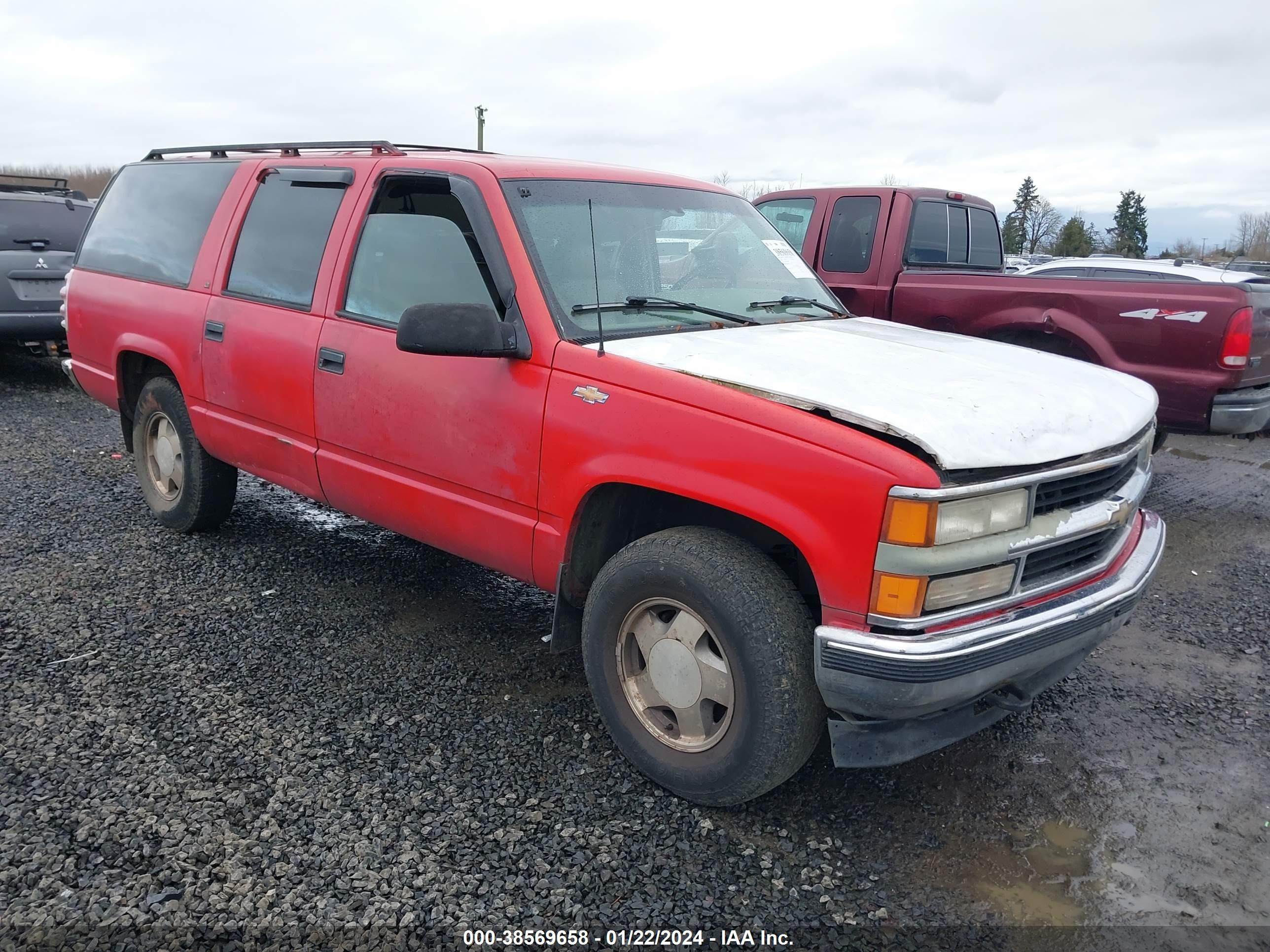 CHEVROLET SUBURBAN 1996 3gnfk16r8tg139090