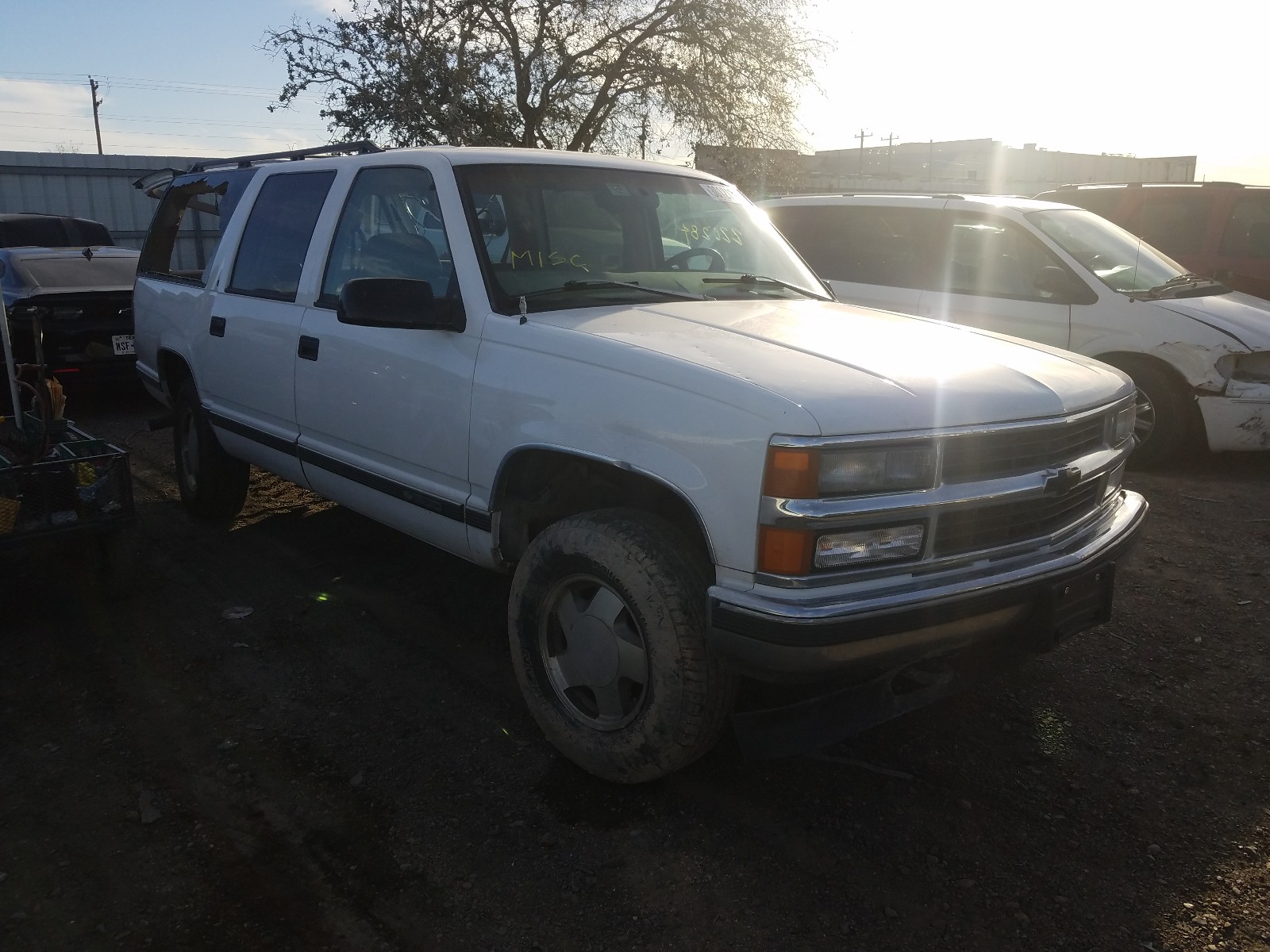 CHEVROLET SUBURBAN K 1998 3gnfk16rxwg102496