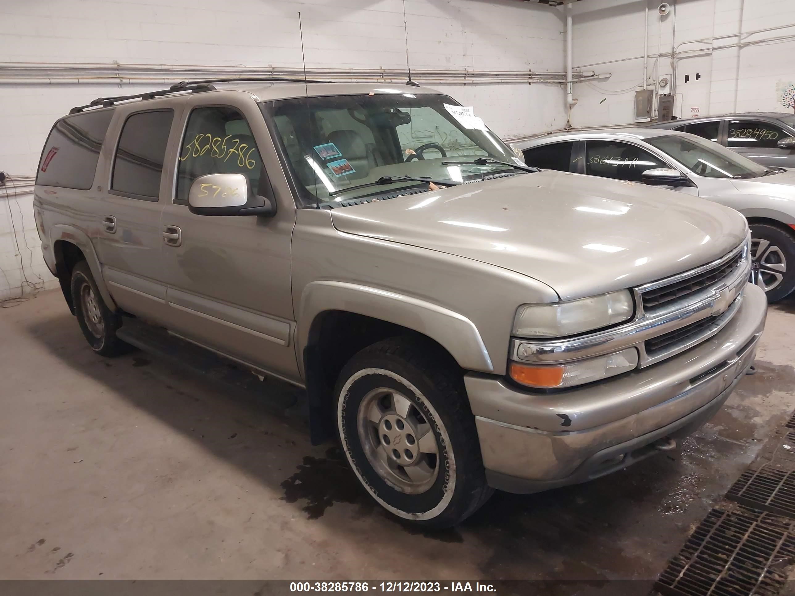 CHEVROLET SUBURBAN 2002 3gnfk16z22g347397