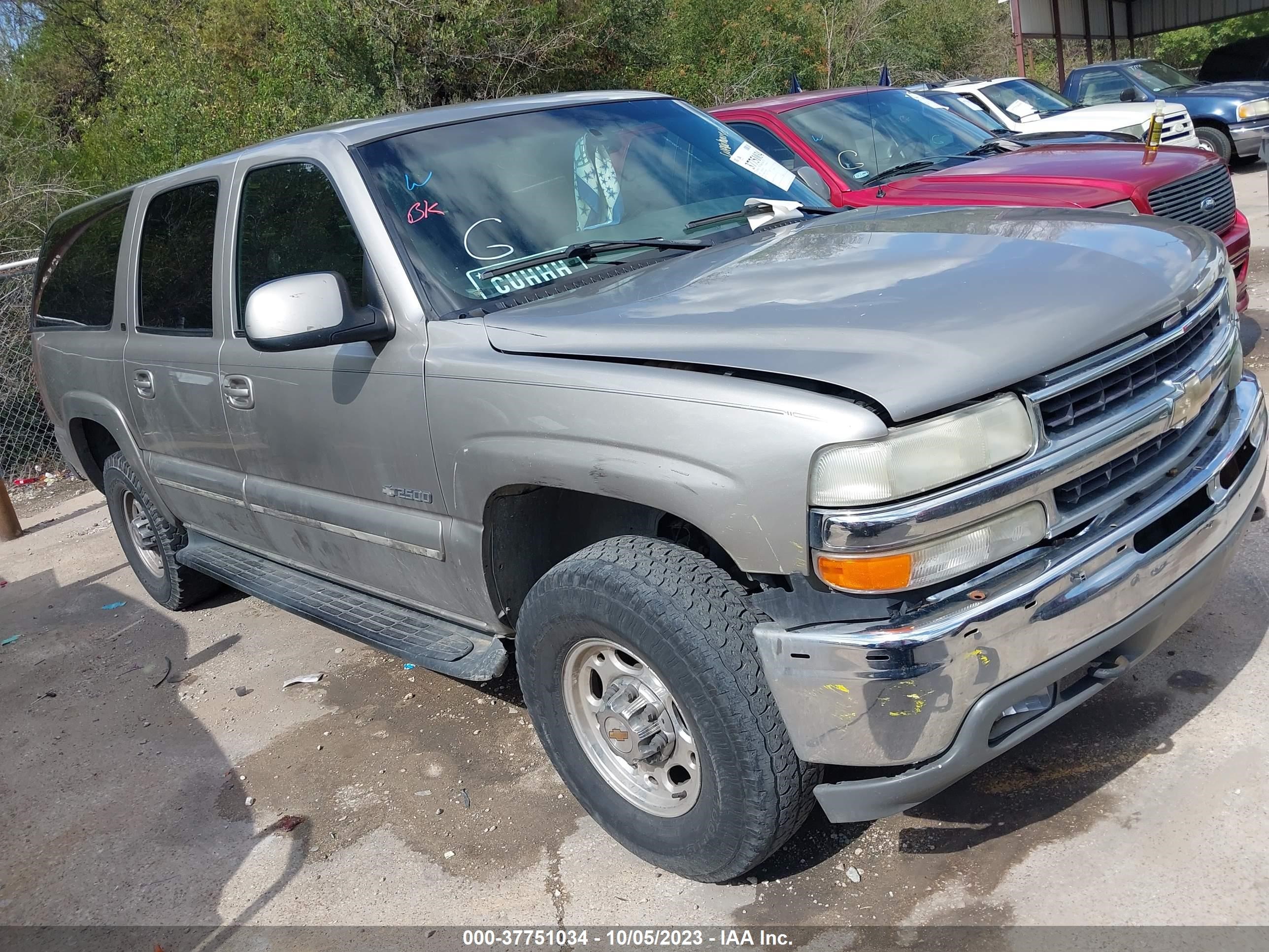 CHEVROLET SUBURBAN 2000 3gngk26uxyg174056