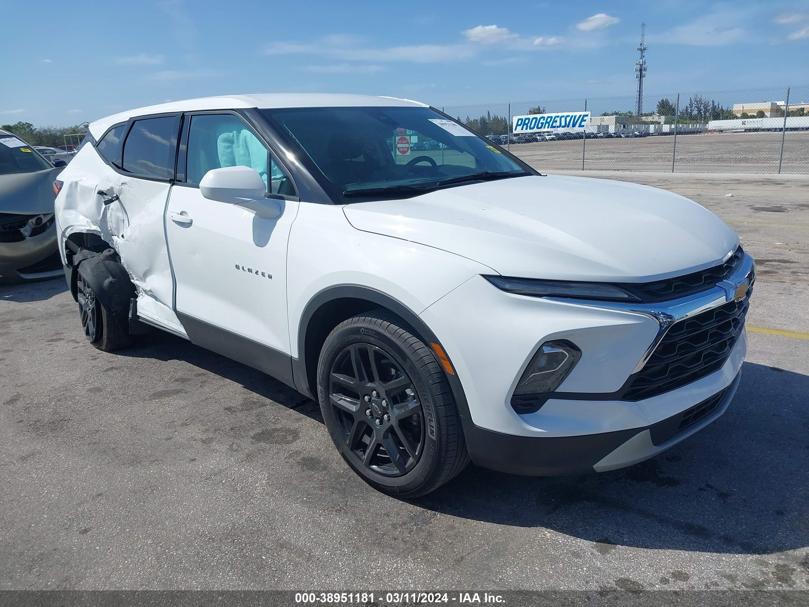 CHEVROLET BLAZER 2023 3gnkbcr44ps220438