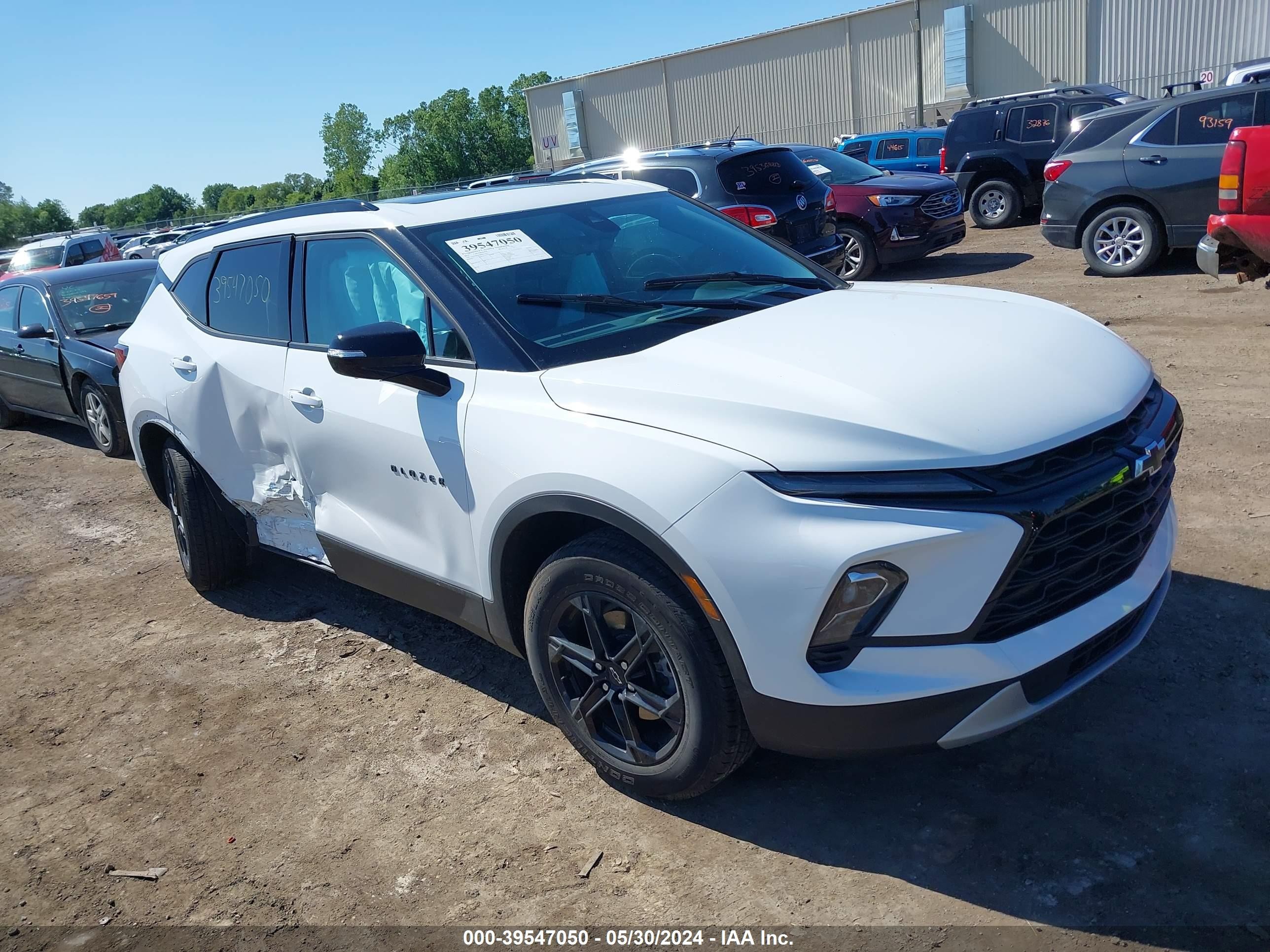 CHEVROLET BLAZER 2023 3gnkbdr40ps223374