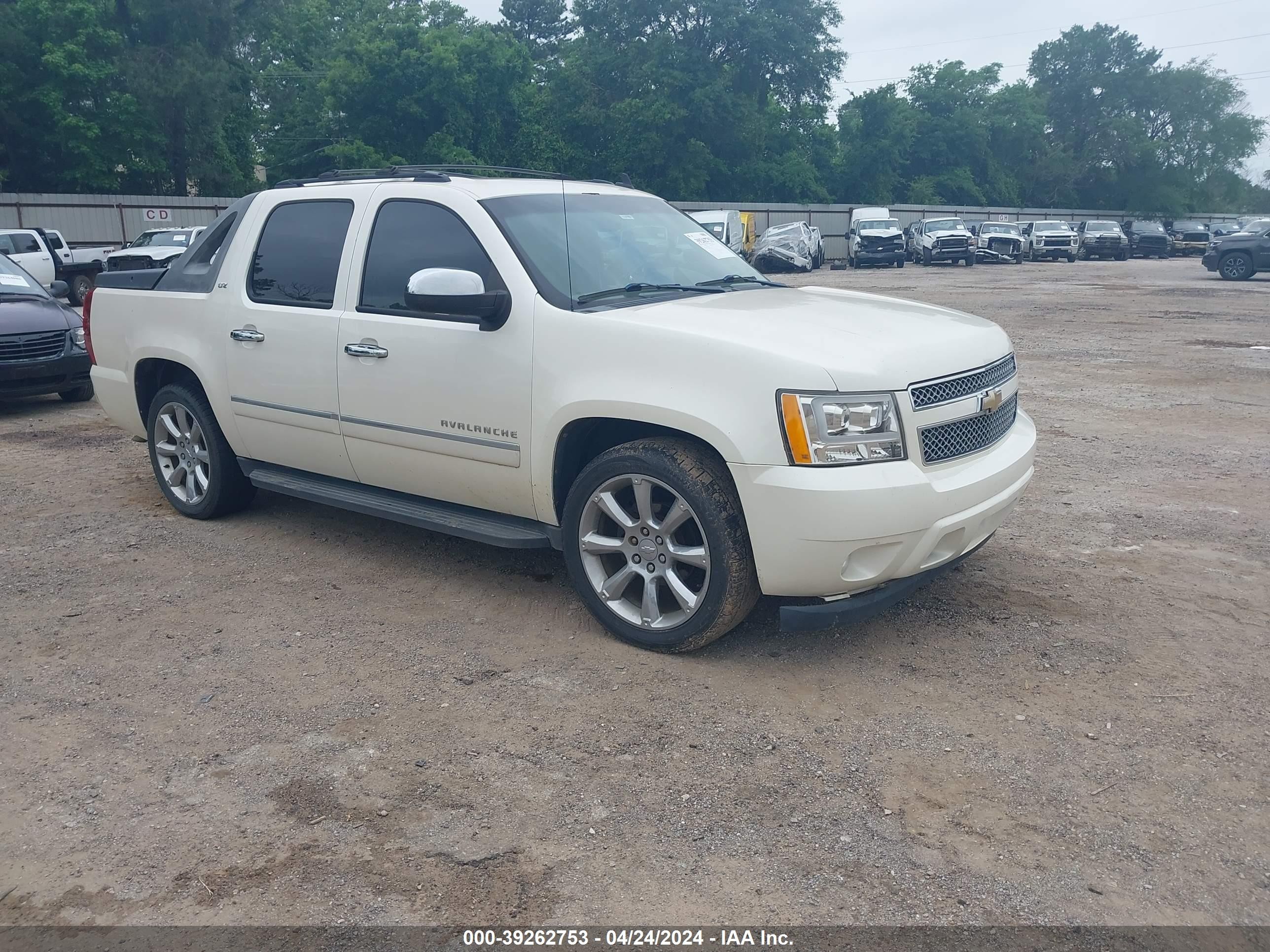 CHEVROLET AVALANCHE 2011 3gnmcge09bg125045