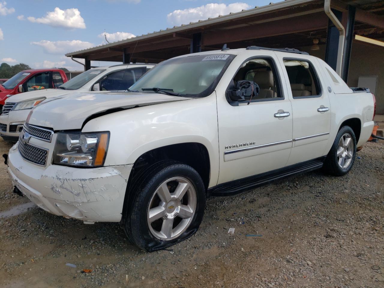 CHEVROLET AVALANCHE 2013 3gnmcge0xdg155917